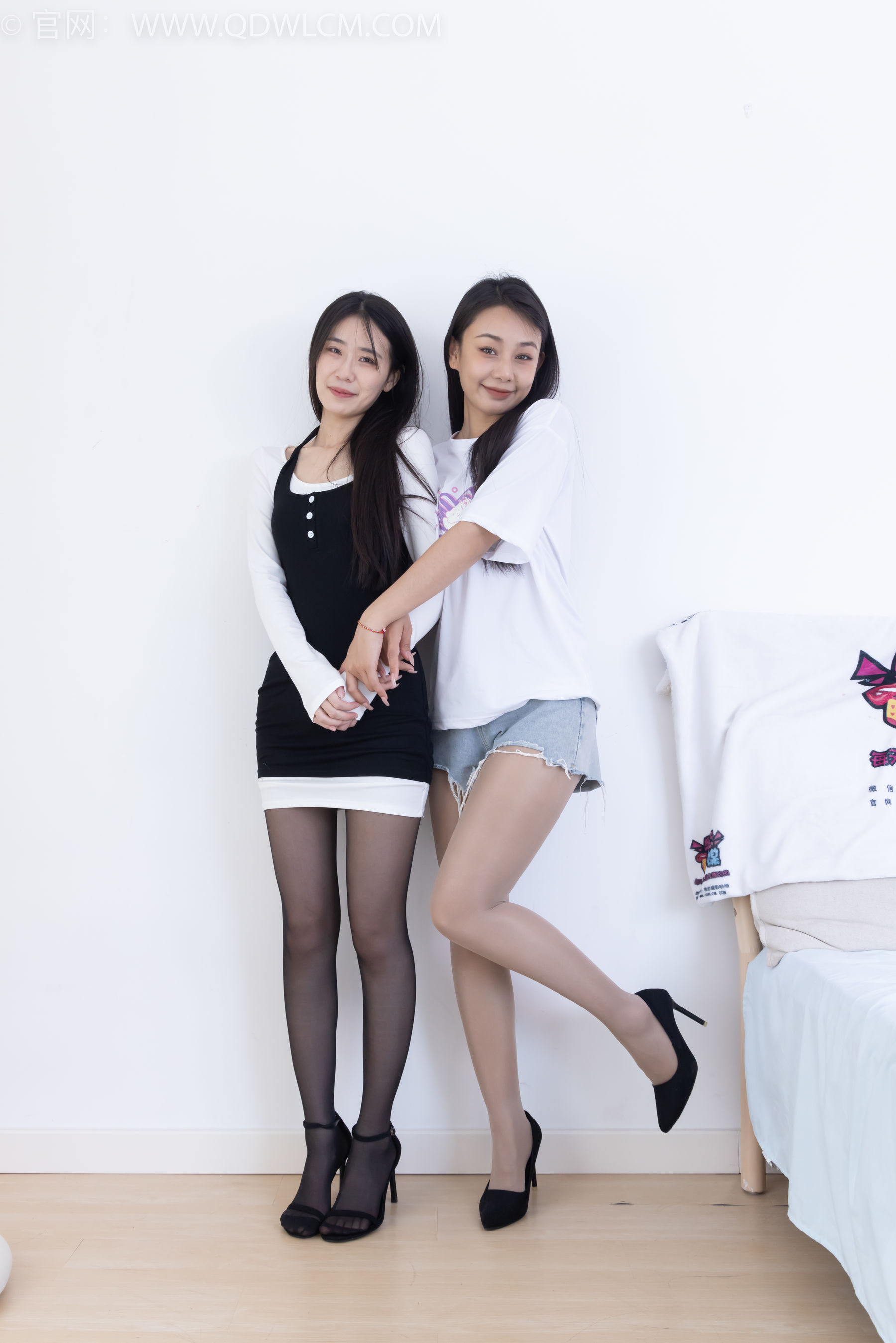 物恋传媒 No.2378 菜菜&岚岚 - 高跟鞋、高跟凉鞋、薄黑丝、油亮肉丝/(165P)