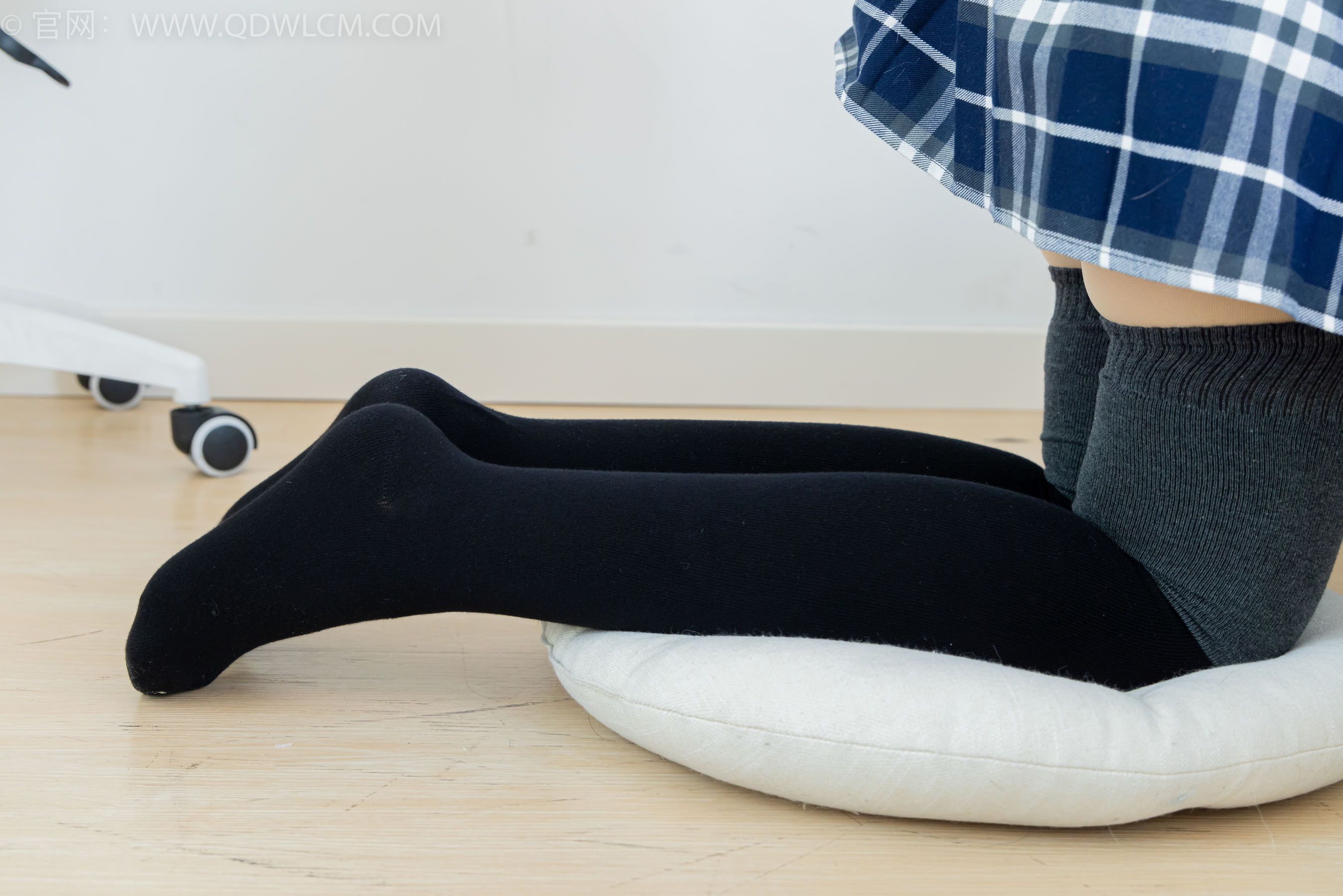 物恋传媒 No.2380 小曦 - jk制服、皮鞋、黑灰拼接过膝袜、厚肉丝/(155P)