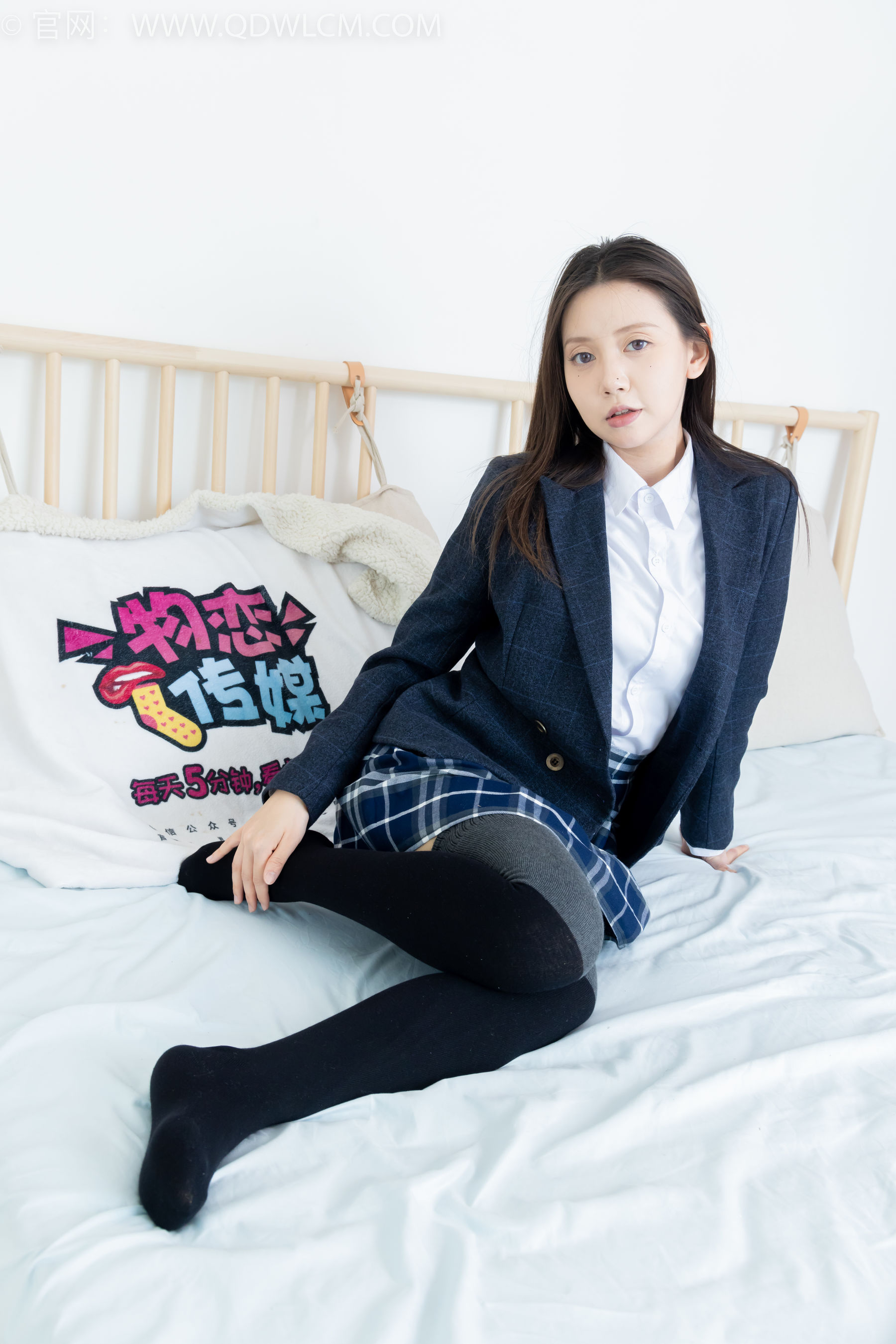 物恋传媒 No.2380 小曦 - jk制服、皮鞋、黑灰拼接过膝袜、厚肉丝/(155P)