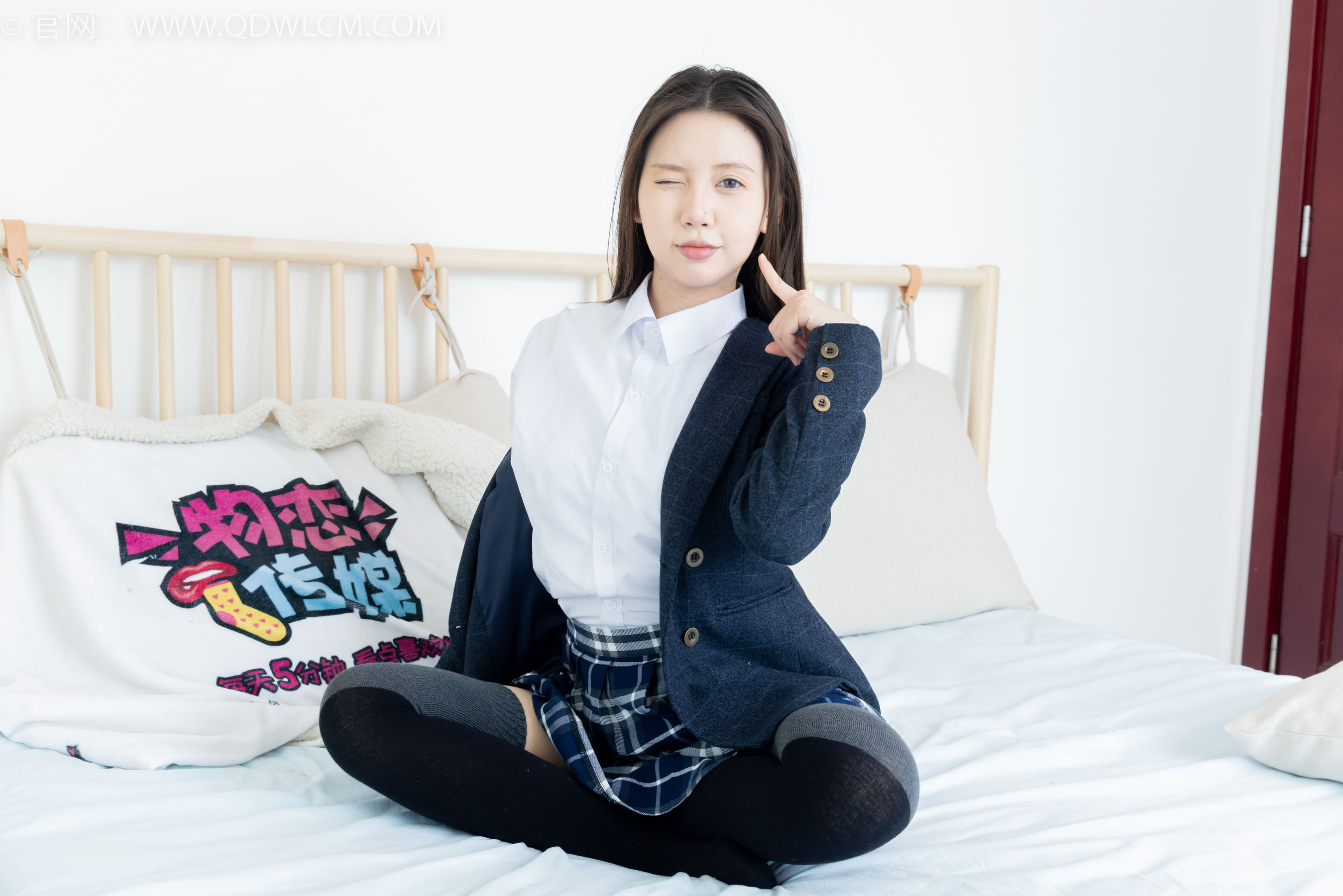 物恋传媒 No.2380 小曦 - jk制服、皮鞋、黑灰拼接过膝袜、厚肉丝/(155P)