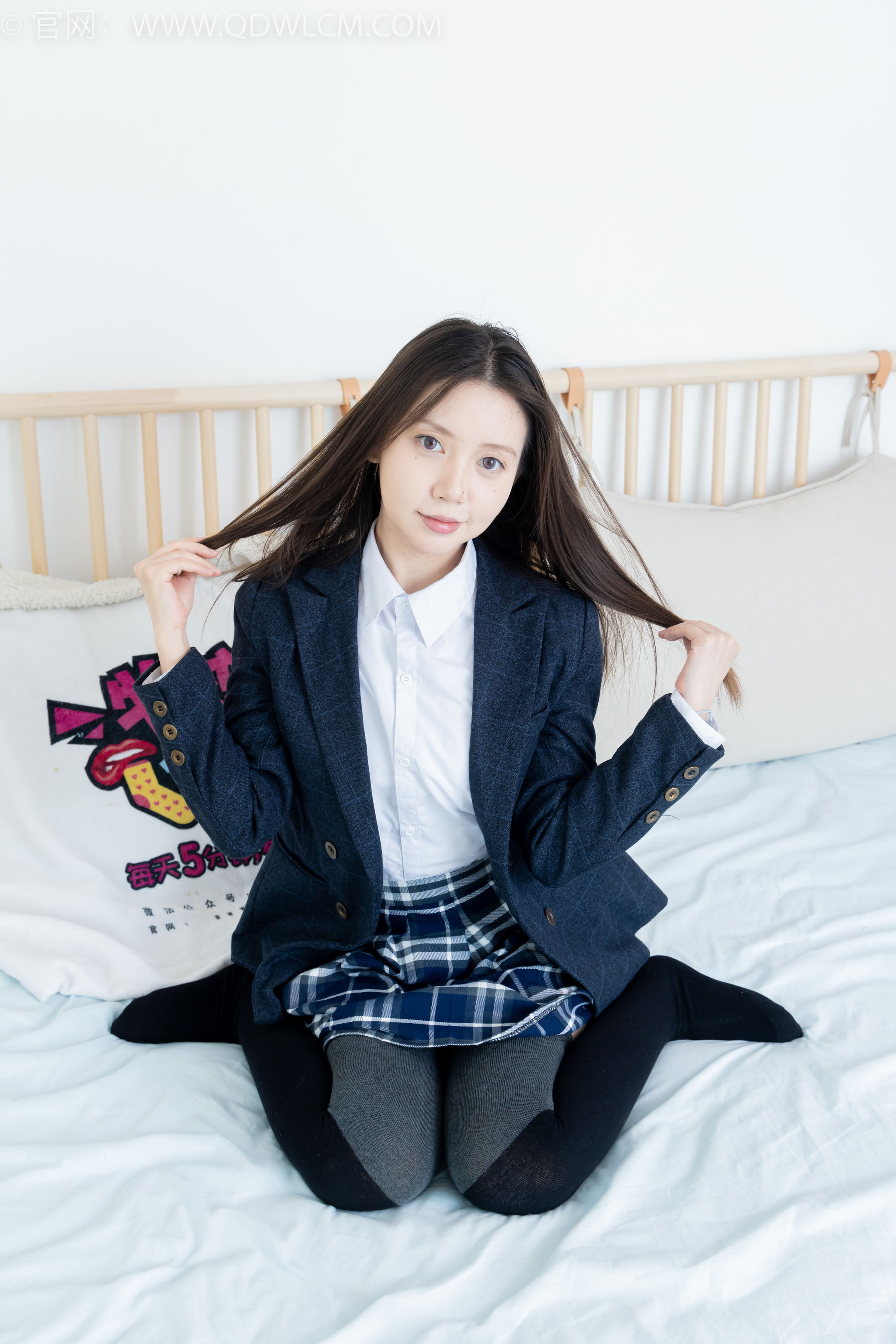 物恋传媒 No.2380 小曦 - jk制服、皮鞋、黑灰拼接过膝袜、厚肉丝/(155P)