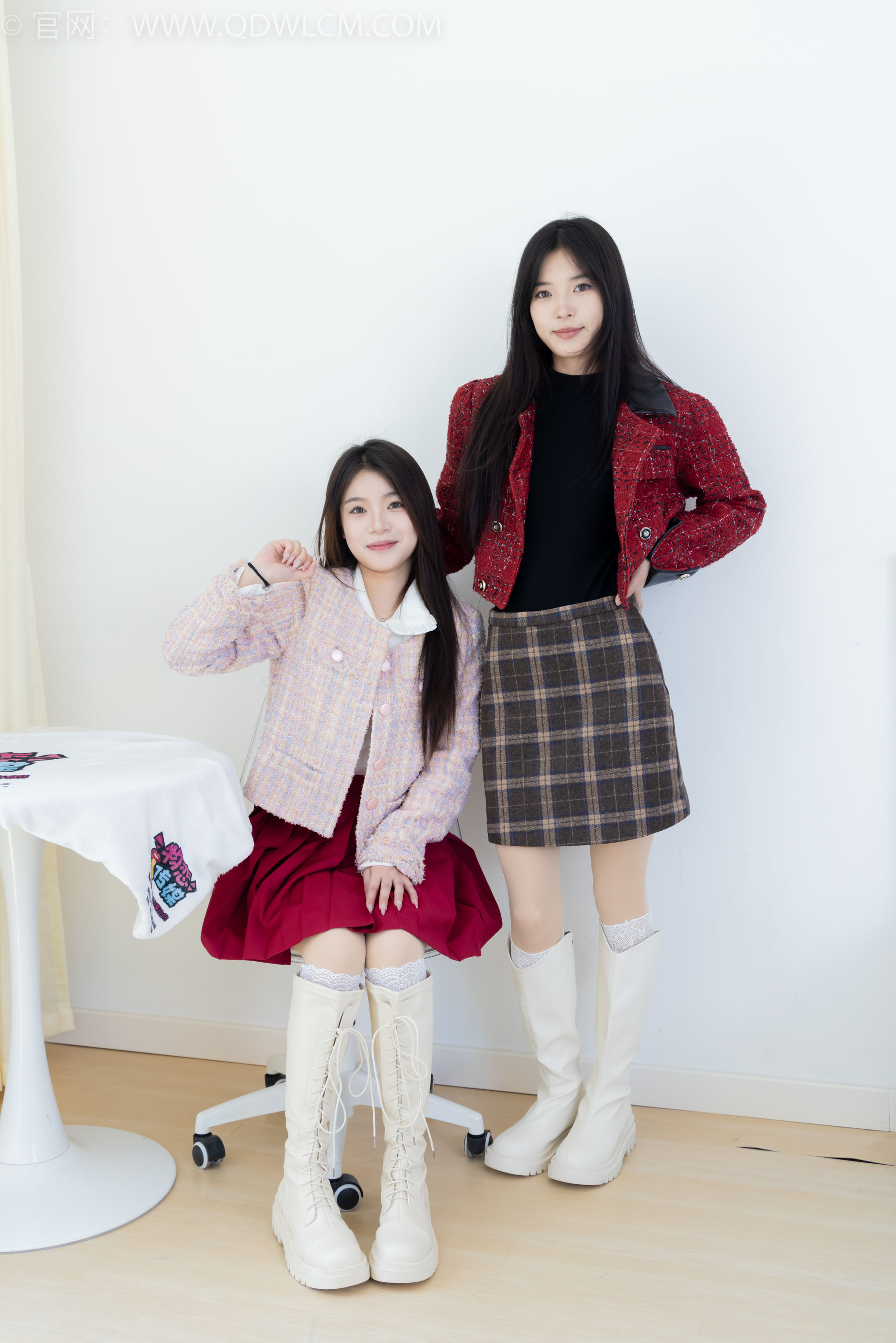 物恋传媒 No.2375 茯苓&闪闪 - 长靴、白棉袜、厚肉丝/(170P)