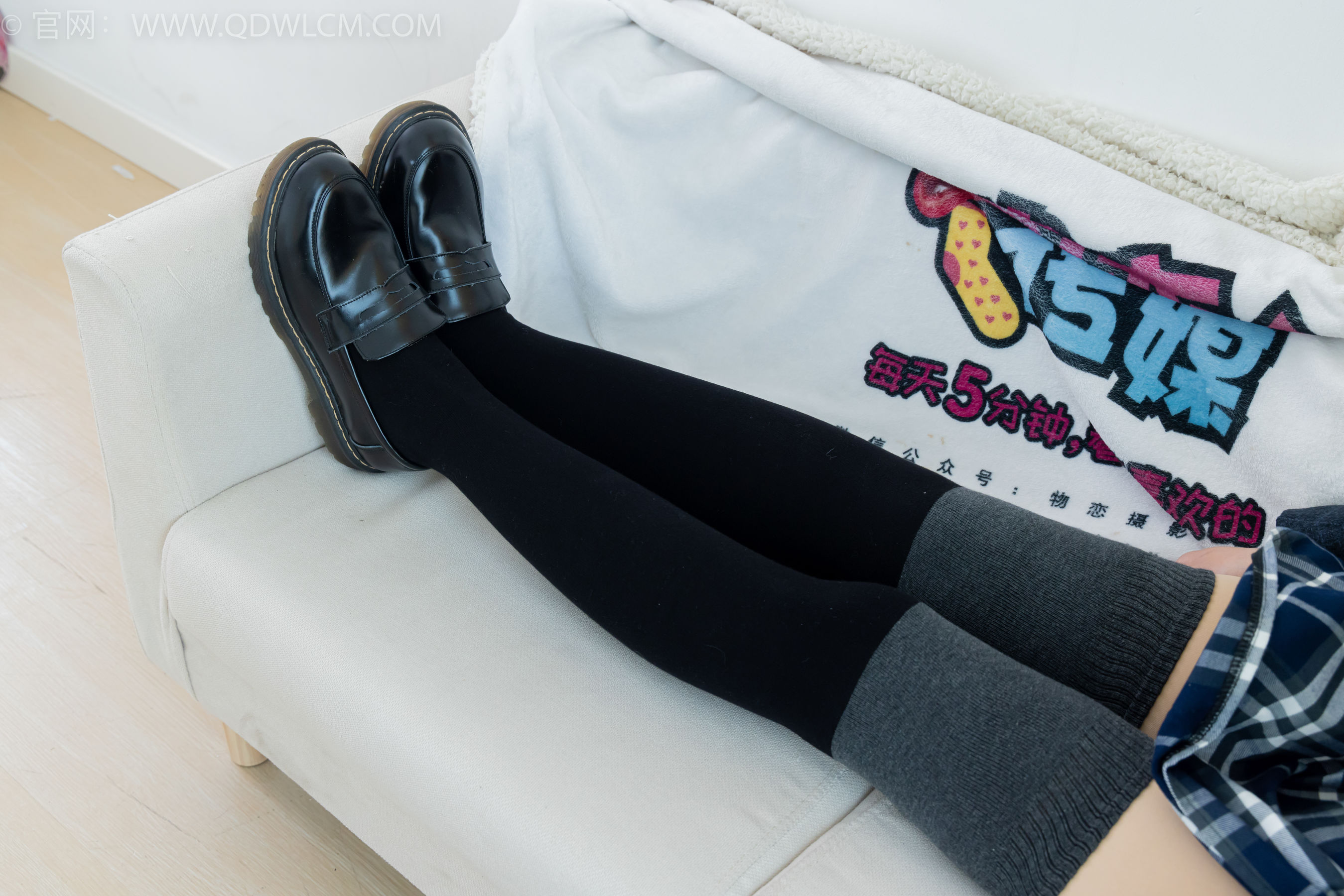 物恋传媒 No.2380 小曦 - jk制服、皮鞋、黑灰拼接过膝袜、厚肉丝/(155P)