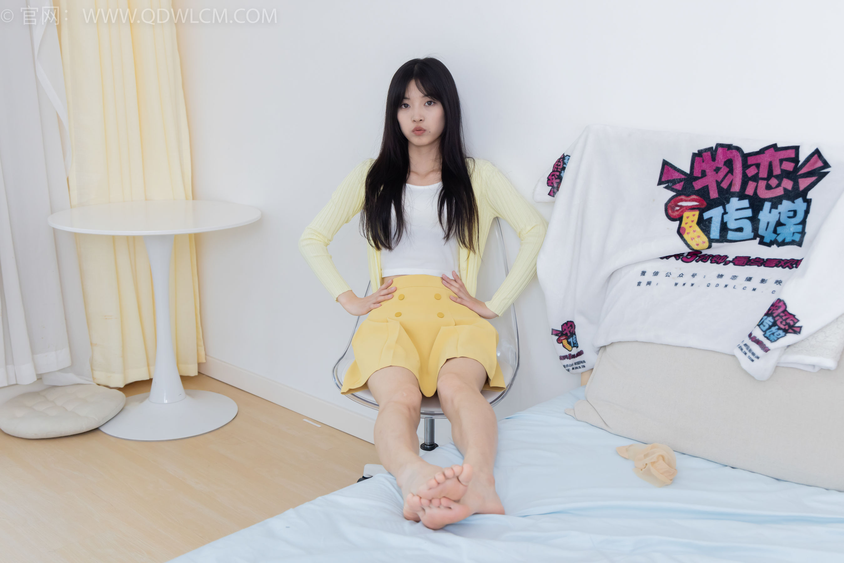 物恋传媒 No.2381 茯苓 - 板鞋、短肉丝、裸足/(195P)