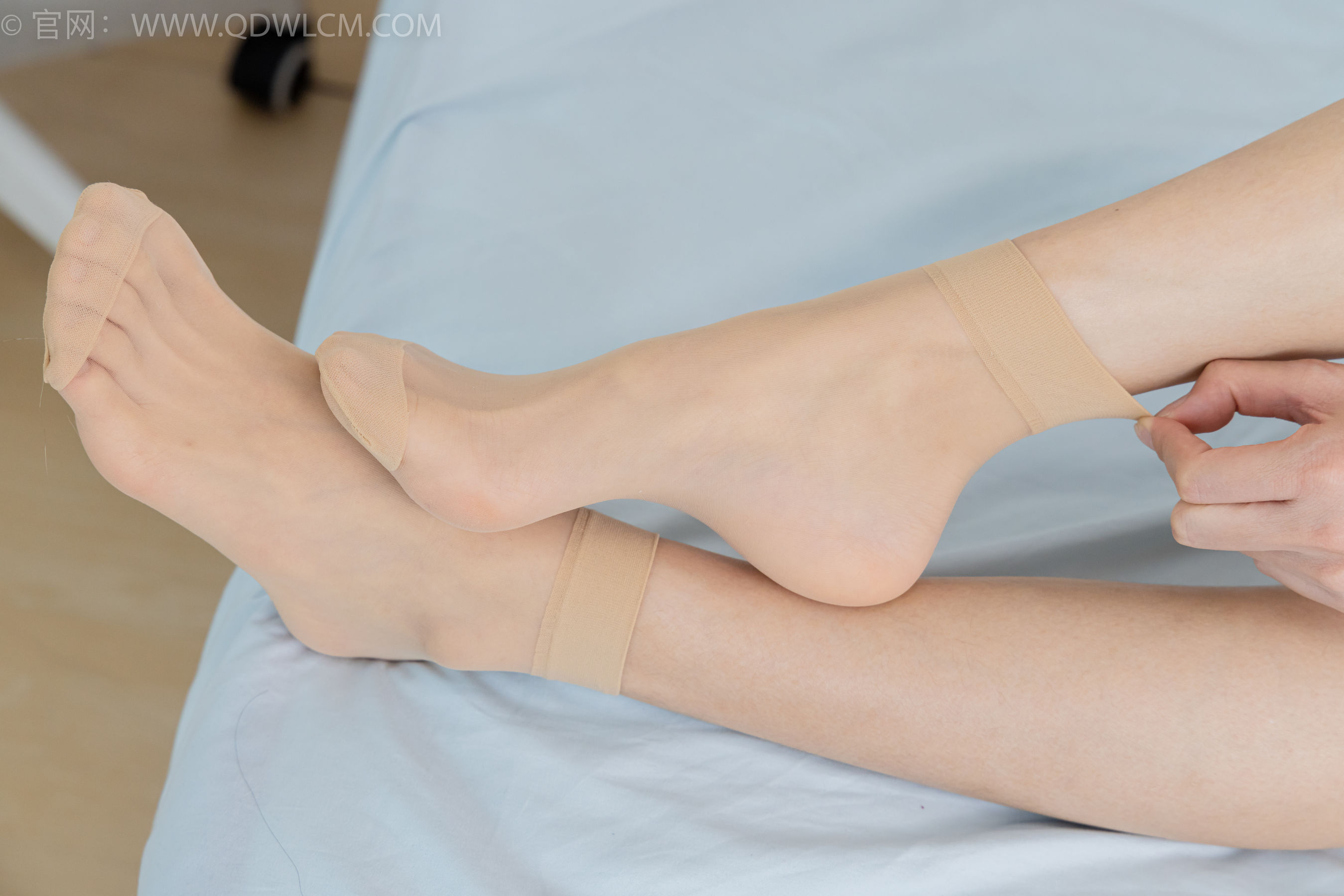 物恋传媒 No.2381 茯苓 - 板鞋、短肉丝、裸足/(195P)