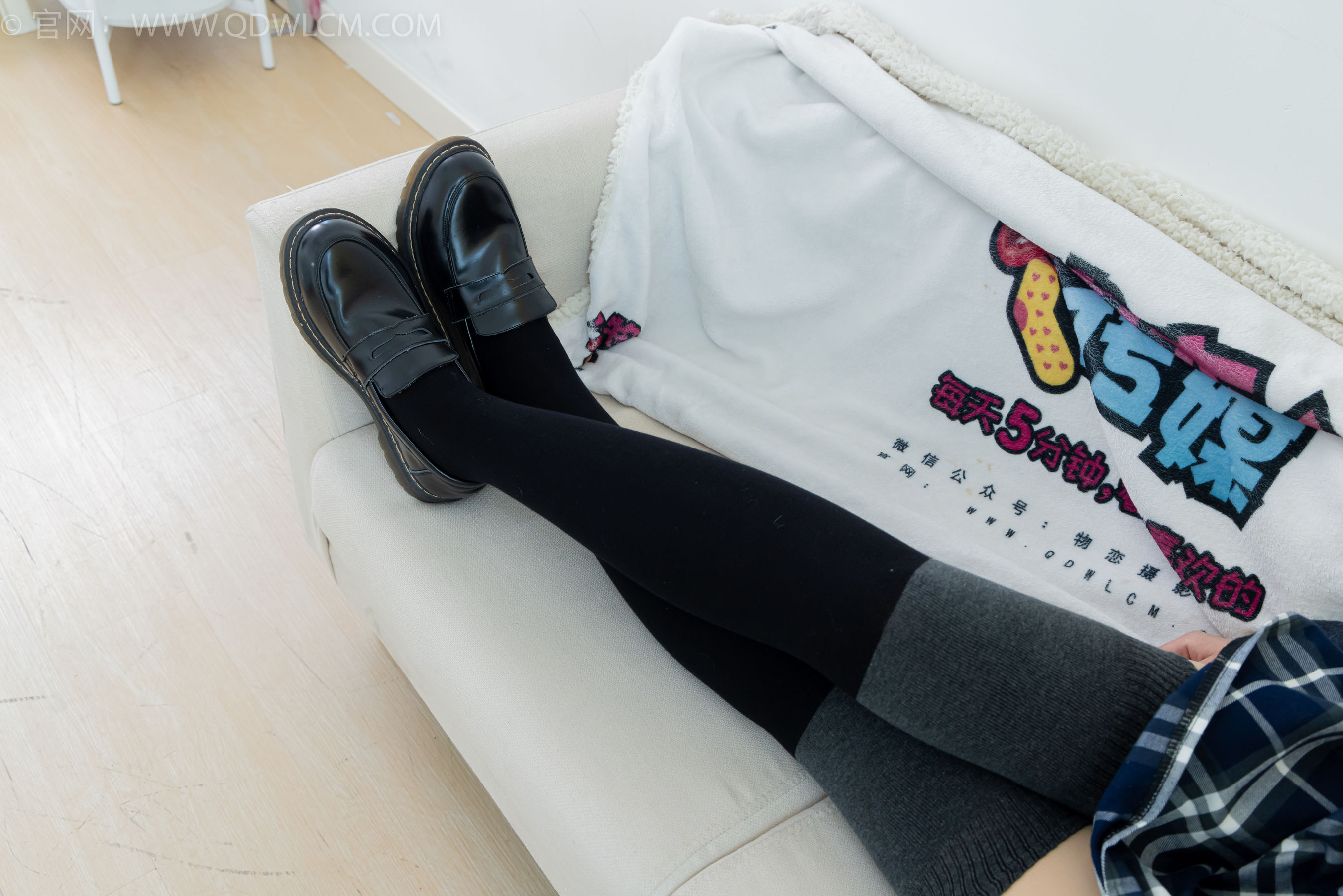 物恋传媒 No.2380 小曦 - jk制服、皮鞋、黑灰拼接过膝袜、厚肉丝/(155P)