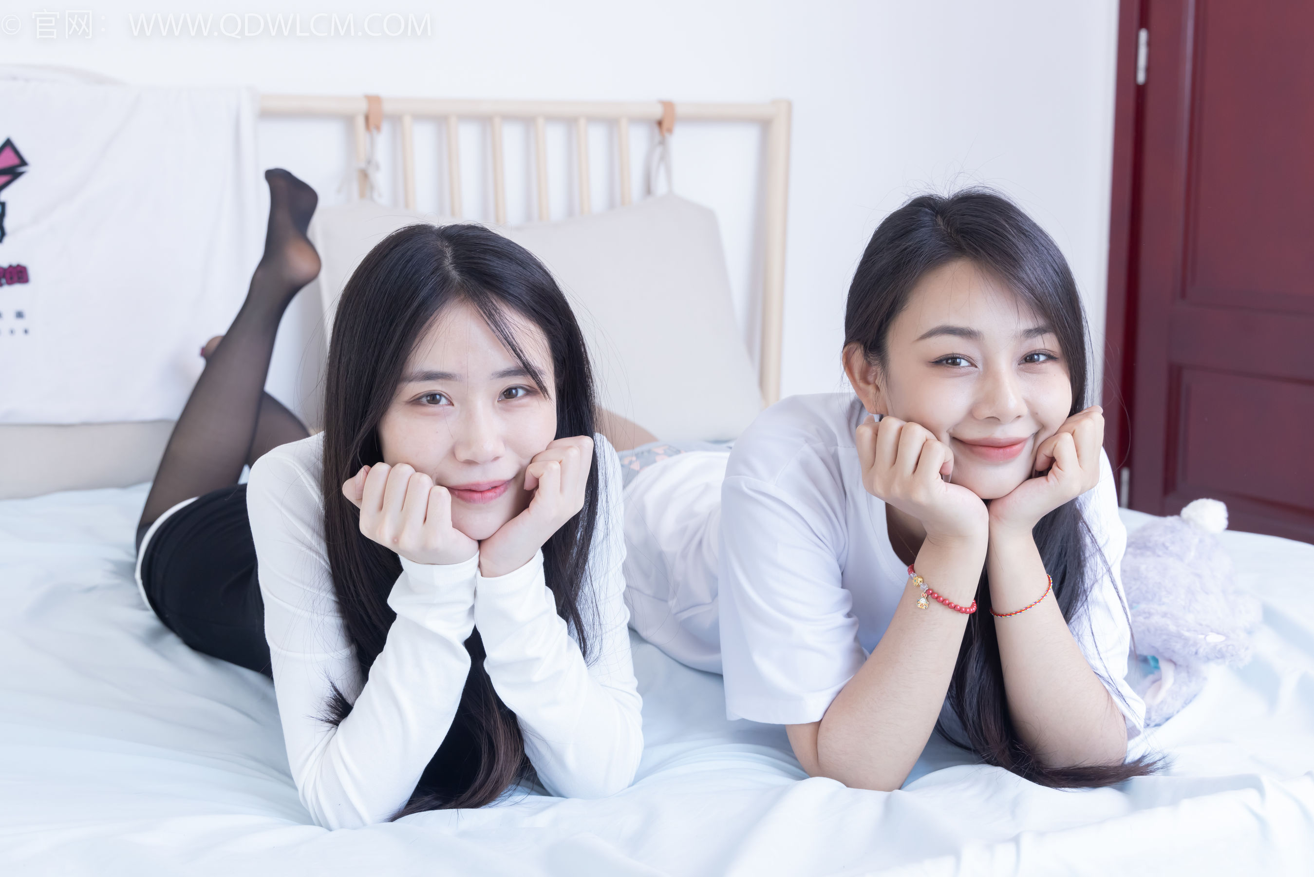 物恋传媒 No.2378 菜菜&岚岚 - 高跟鞋、高跟凉鞋、薄黑丝、油亮肉丝/(165P)