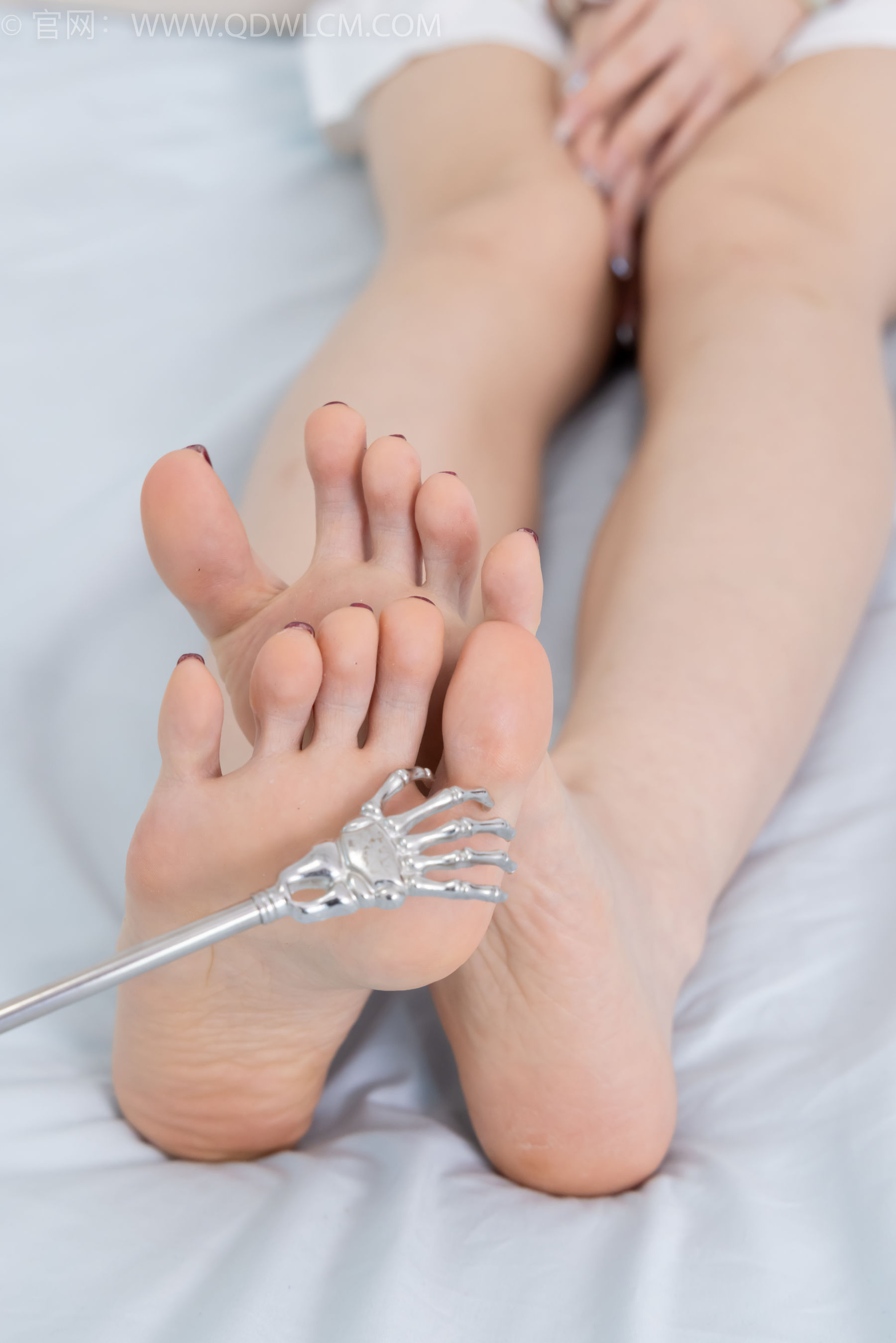 物恋传媒 No.2382 嘟嘟 - 平底凉鞋、白船袜、裸足、jk制服、裸足/(185P)