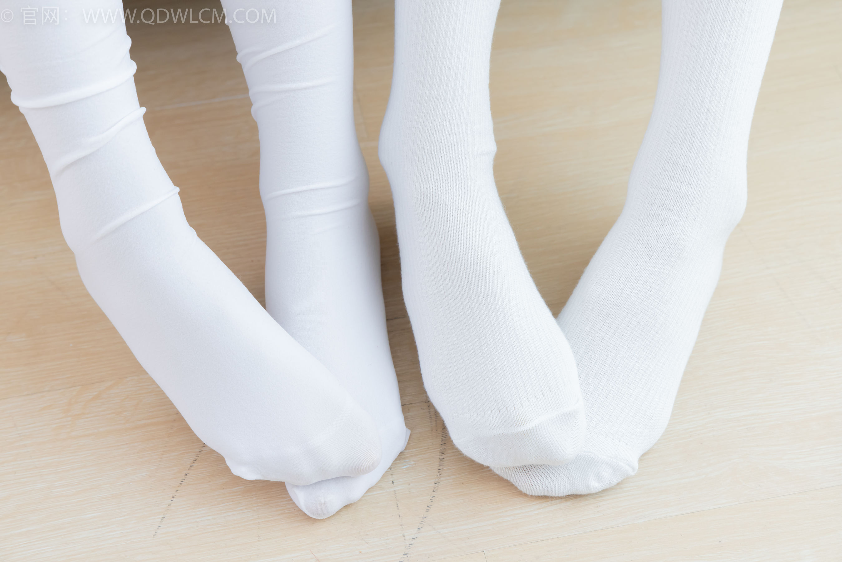 物恋传媒 No.2375 茯苓&闪闪 - 长靴、白棉袜、厚肉丝/(170P)