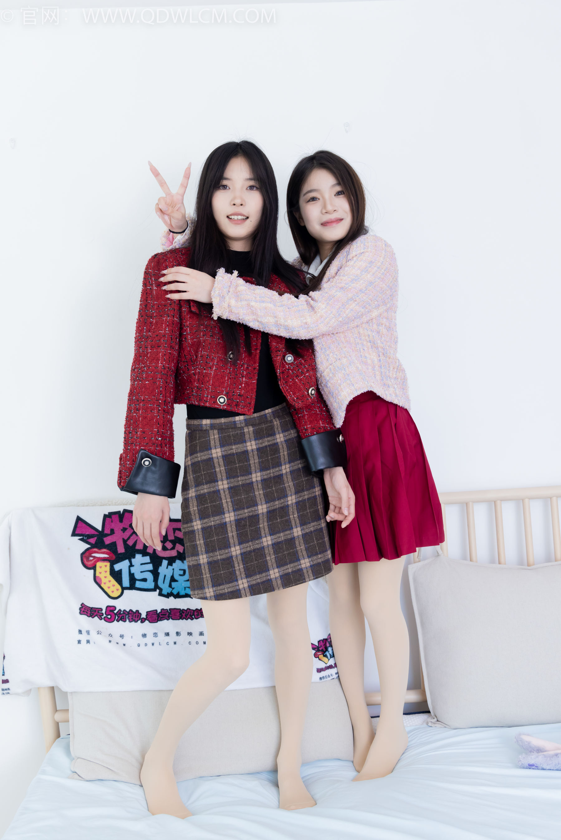 物恋传媒 No.2375 茯苓&闪闪 - 长靴、白棉袜、厚肉丝/(170P)