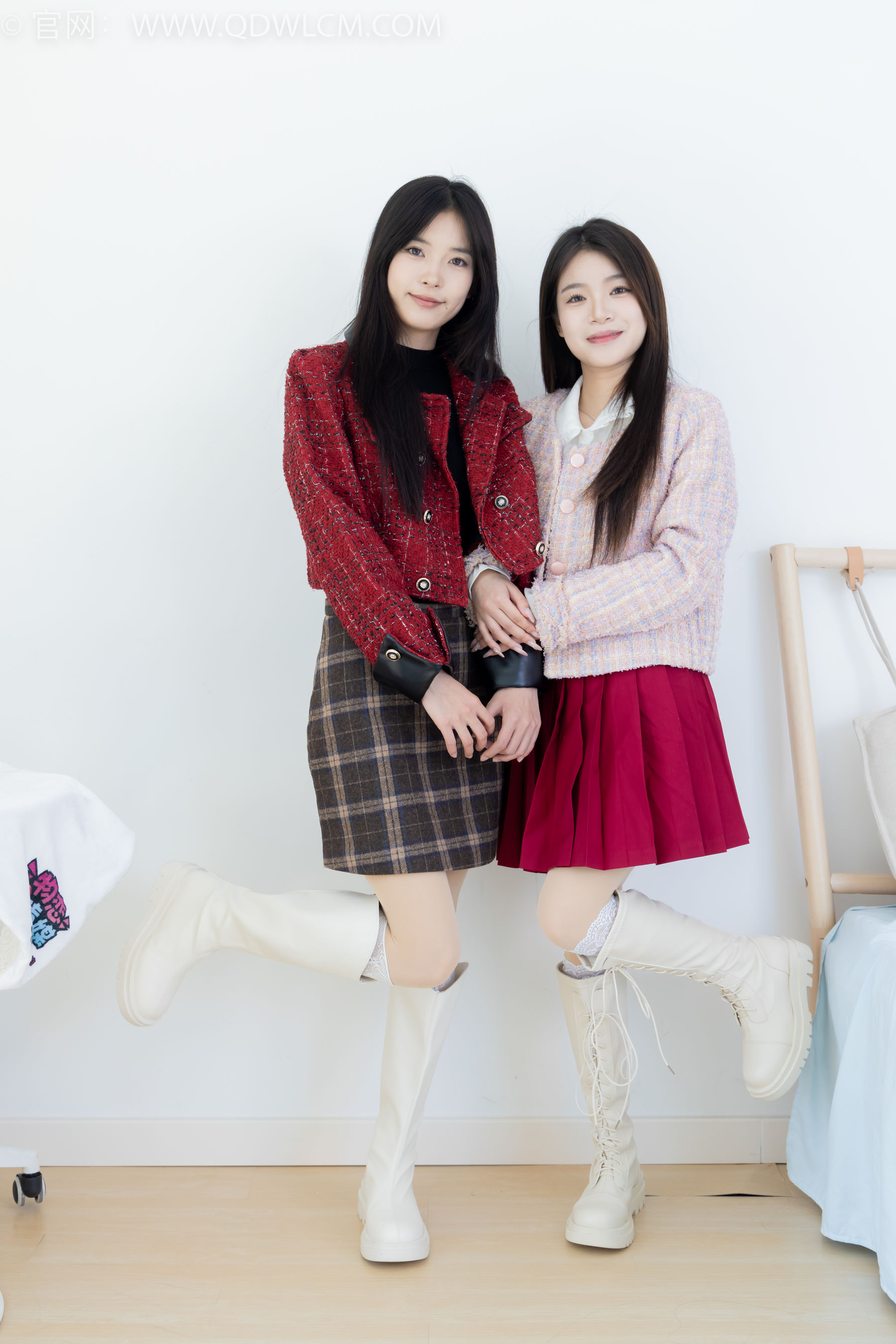 物恋传媒 No.2375 茯苓&闪闪 - 长靴、白棉袜、厚肉丝/(170P)