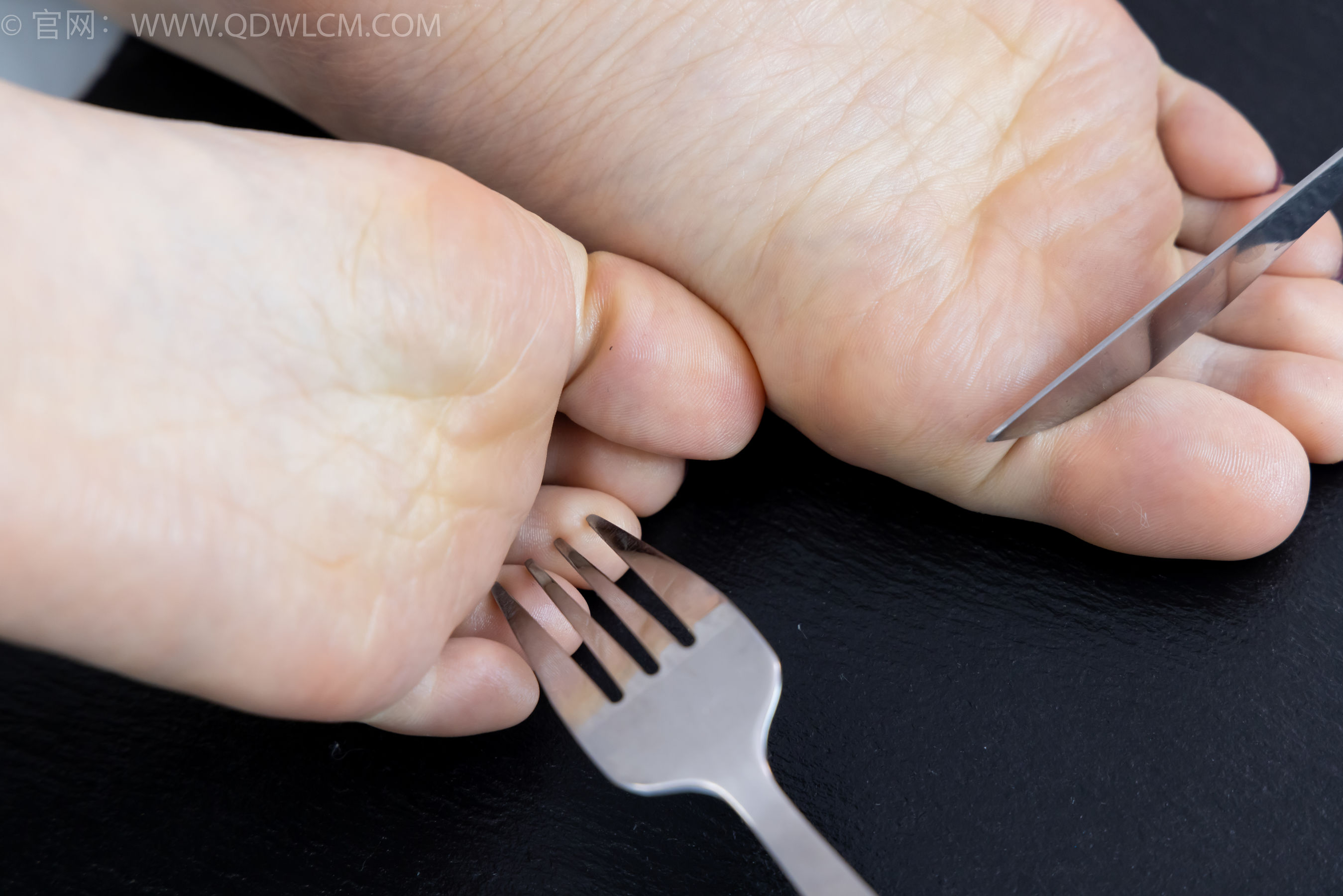 物恋传媒 No.2382 嘟嘟 - 平底凉鞋、白船袜、裸足、jk制服、裸足/(185P)