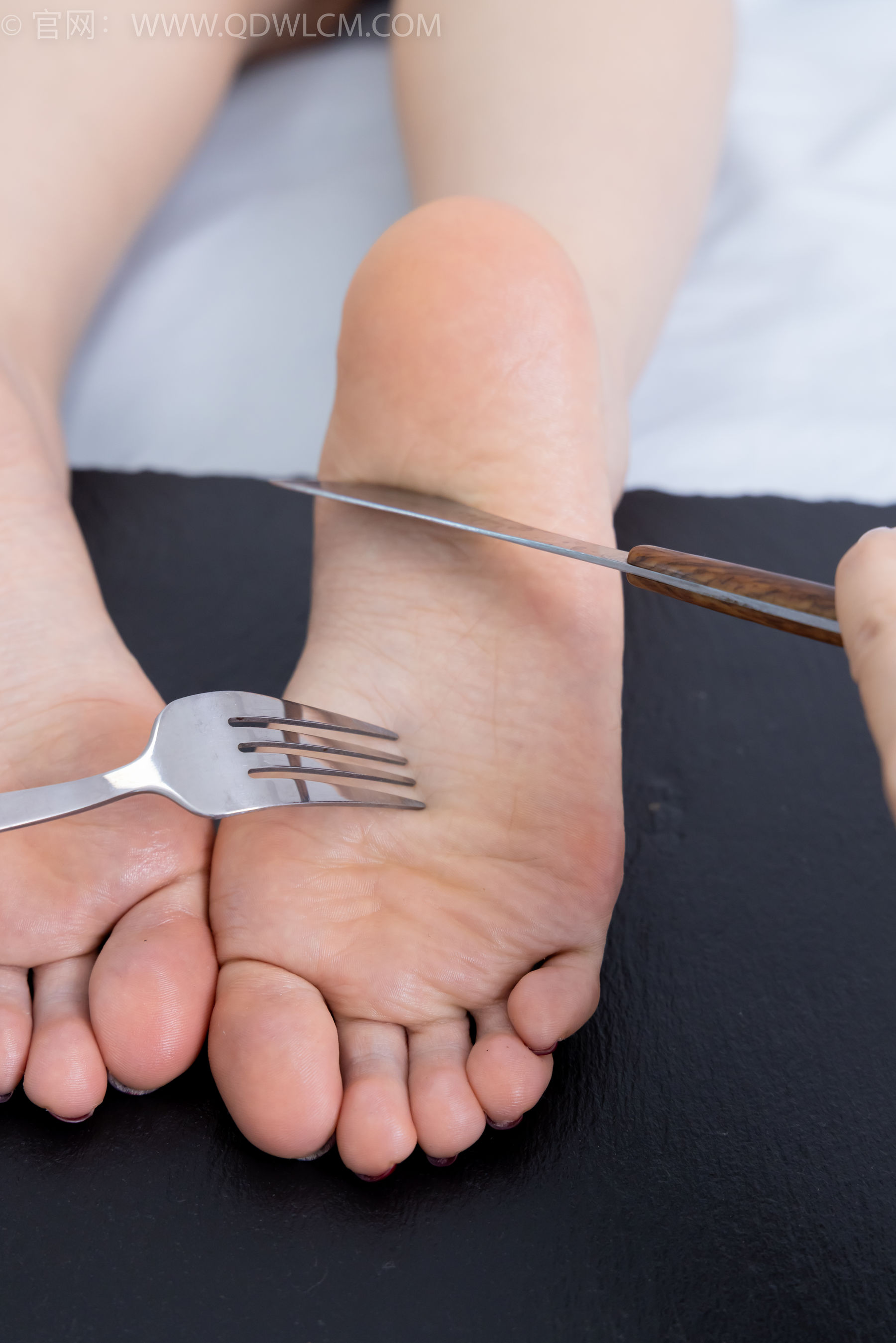 物恋传媒 No.2382 嘟嘟 - 平底凉鞋、白船袜、裸足、jk制服、裸足/(185P)