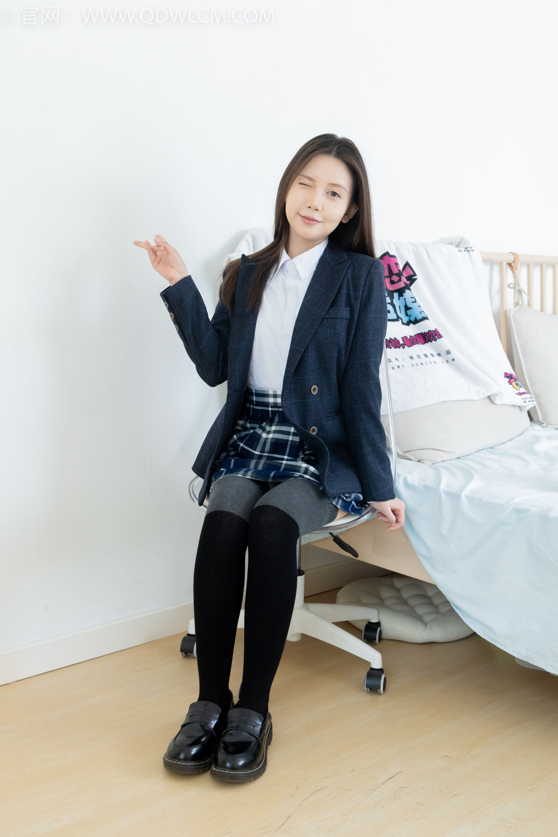 物恋传媒 No.2380 小曦 - jk制服、皮鞋、黑灰拼接过膝袜、厚肉丝/(155P)