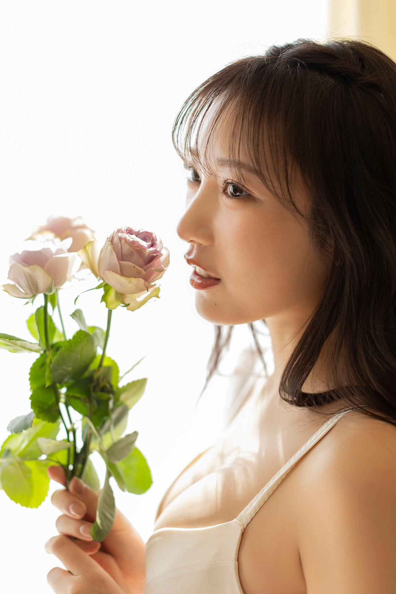 横野すみれ - どこ見てるの/(66P)