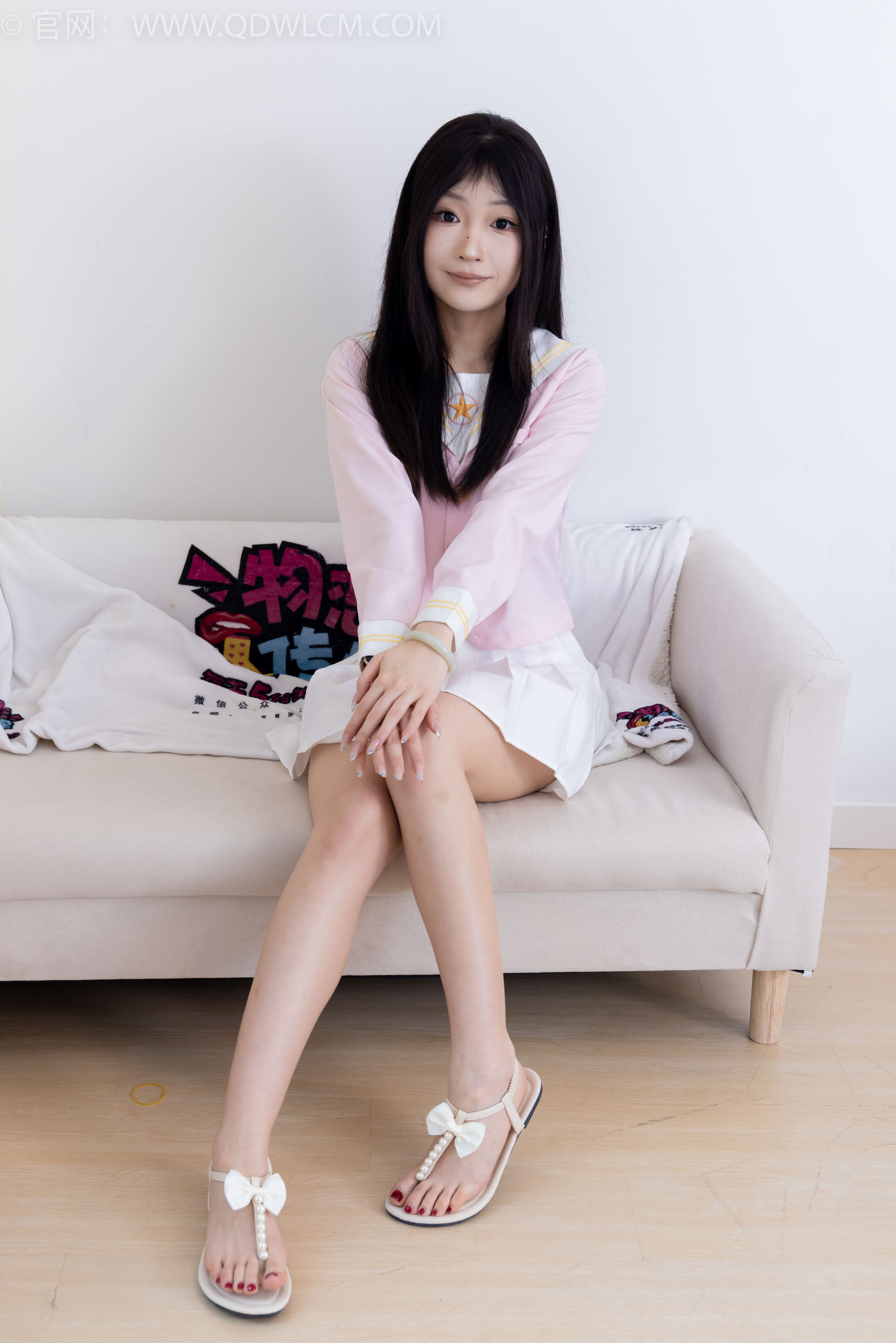 物恋传媒 No.2382 嘟嘟 - 平底凉鞋、白船袜、裸足、jk制服、裸足/(185P)