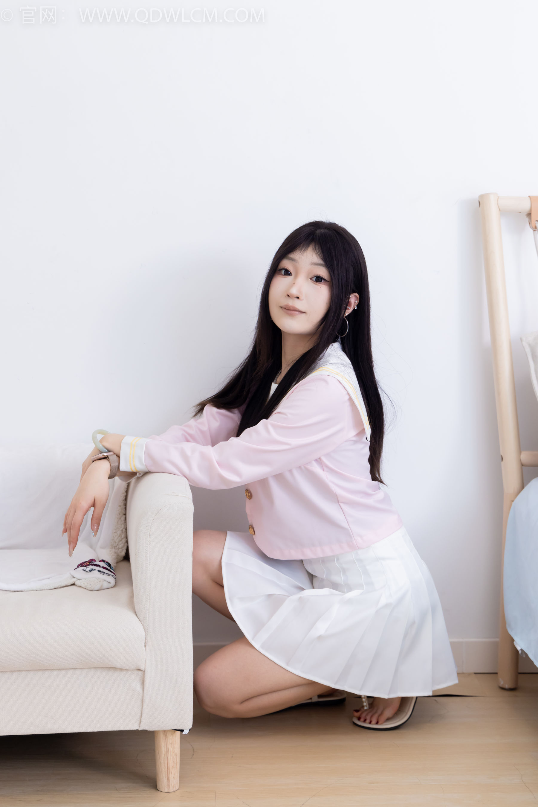 物恋传媒 No.2382 嘟嘟 - 平底凉鞋、白船袜、裸足、jk制服、裸足/(185P)