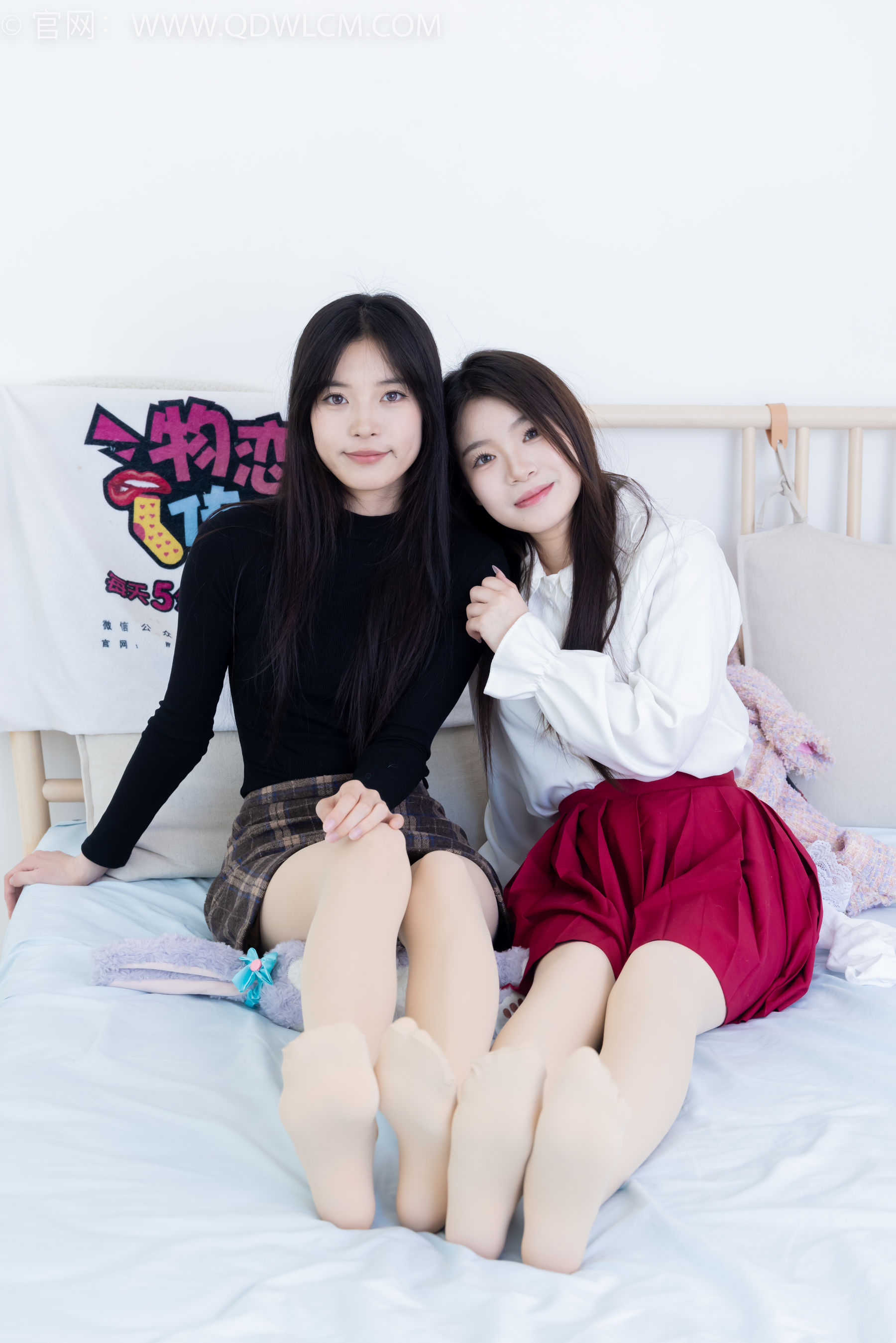 物恋传媒 No.2375 茯苓&闪闪 - 长靴、白棉袜、厚肉丝/(170P)