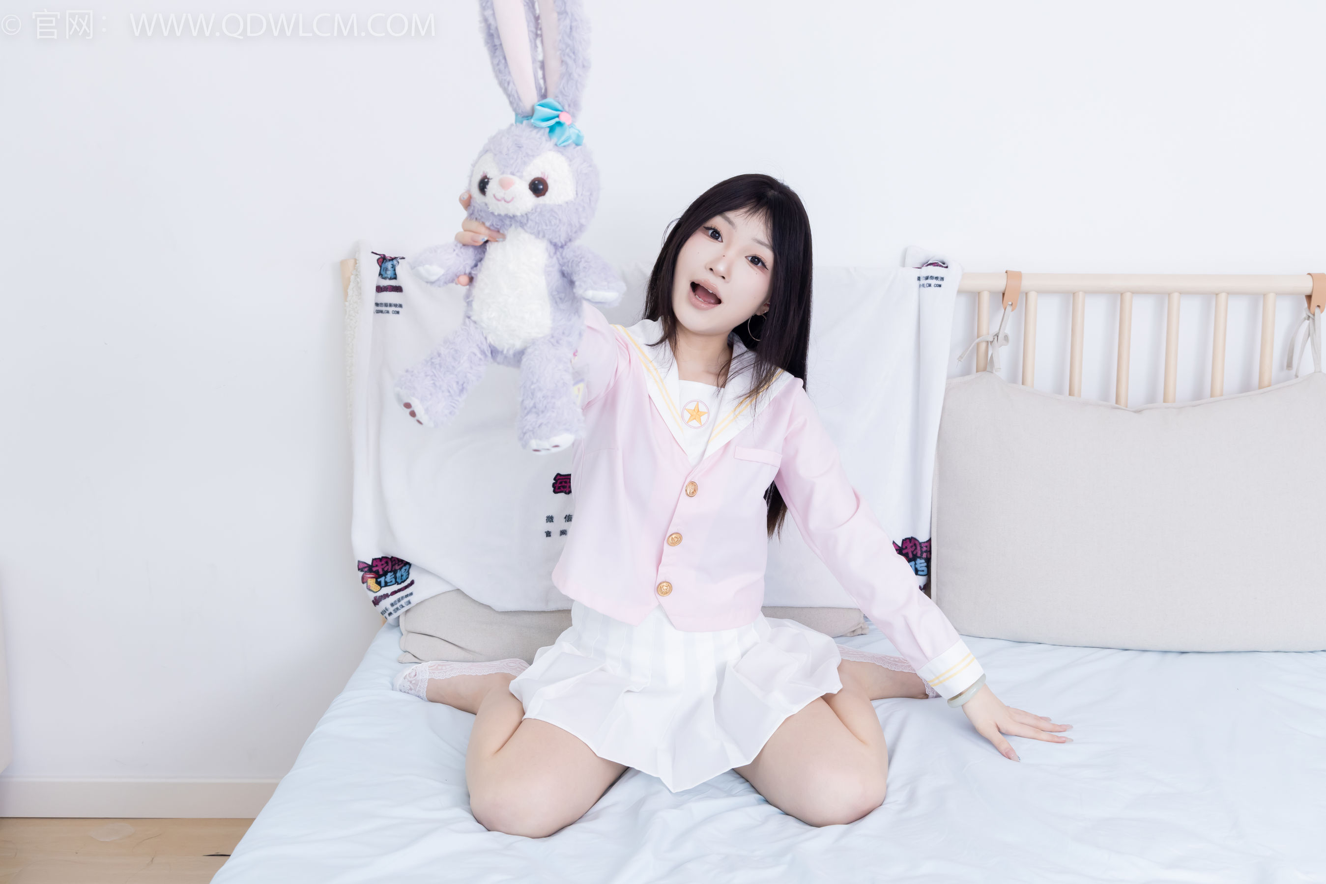 物恋传媒 No.2382 嘟嘟 - 平底凉鞋、白船袜、裸足、jk制服、裸足/(185P)