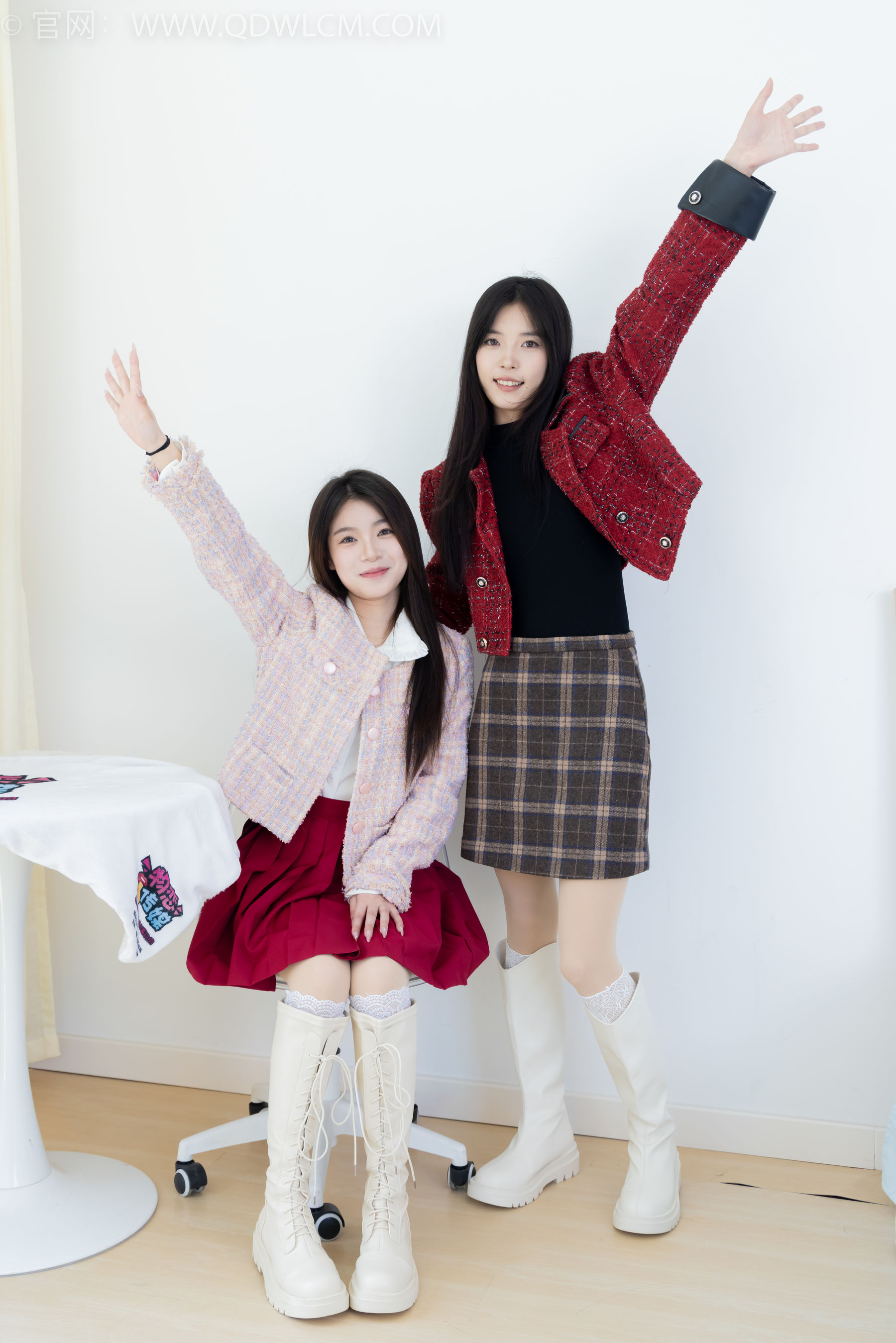 物恋传媒 No.2375 茯苓&闪闪 - 长靴、白棉袜、厚肉丝/(170P)