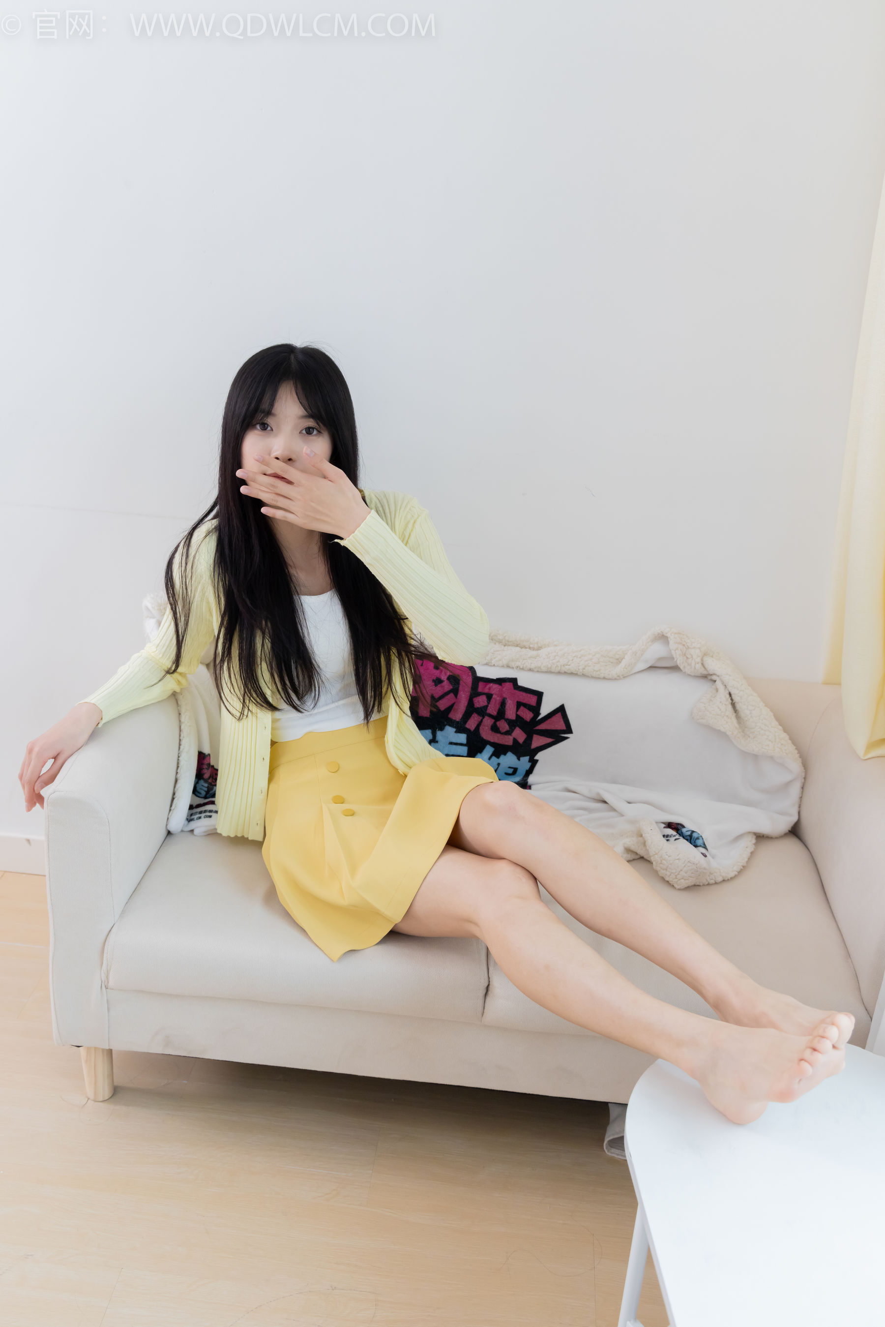 物恋传媒 No.2381 茯苓 - 板鞋、短肉丝、裸足/(195P)