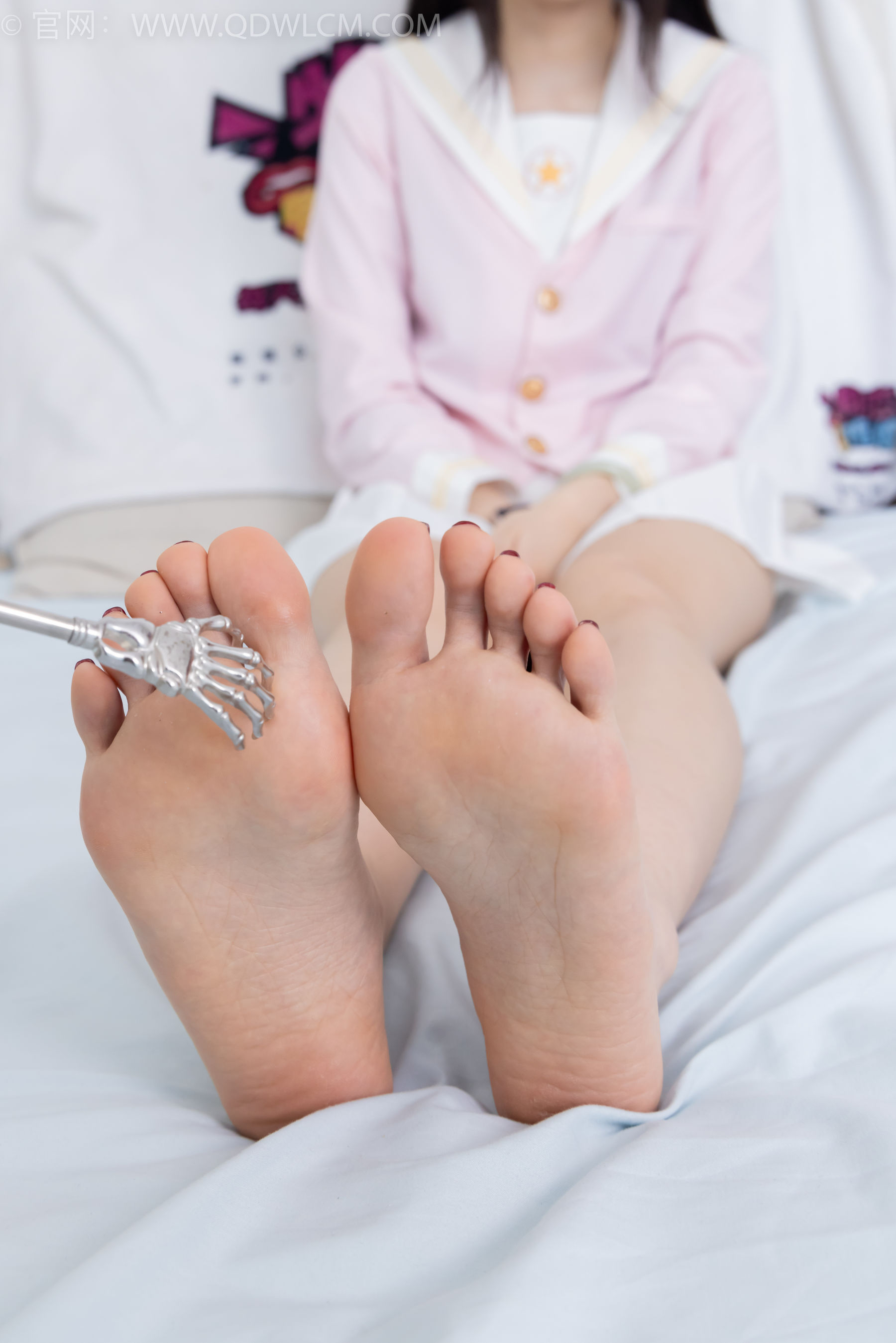 物恋传媒 No.2382 嘟嘟 - 平底凉鞋、白船袜、裸足、jk制服、裸足/(185P)