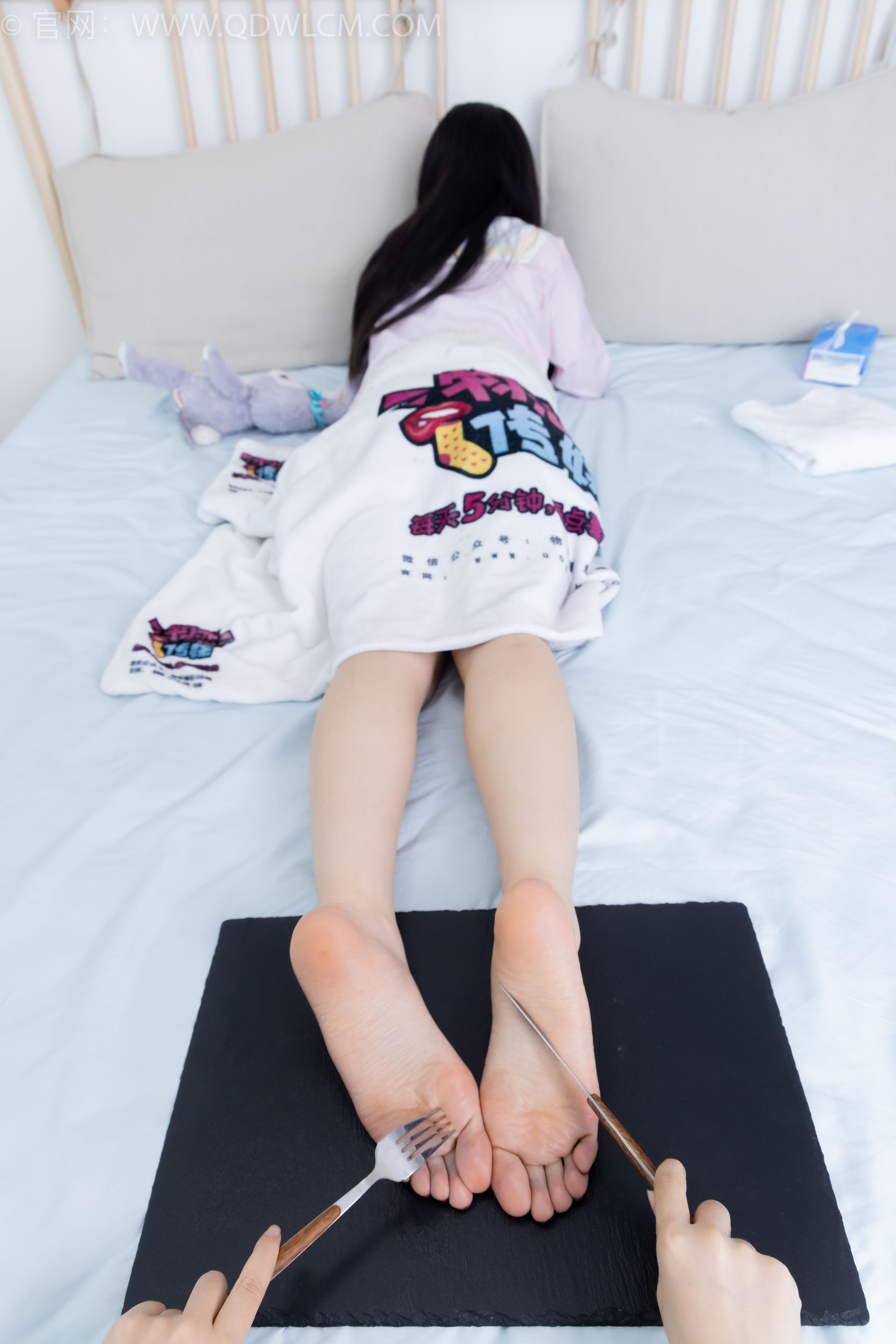 物恋传媒 No.2382 嘟嘟 - 平底凉鞋、白船袜、裸足、jk制服、裸足/(185P)