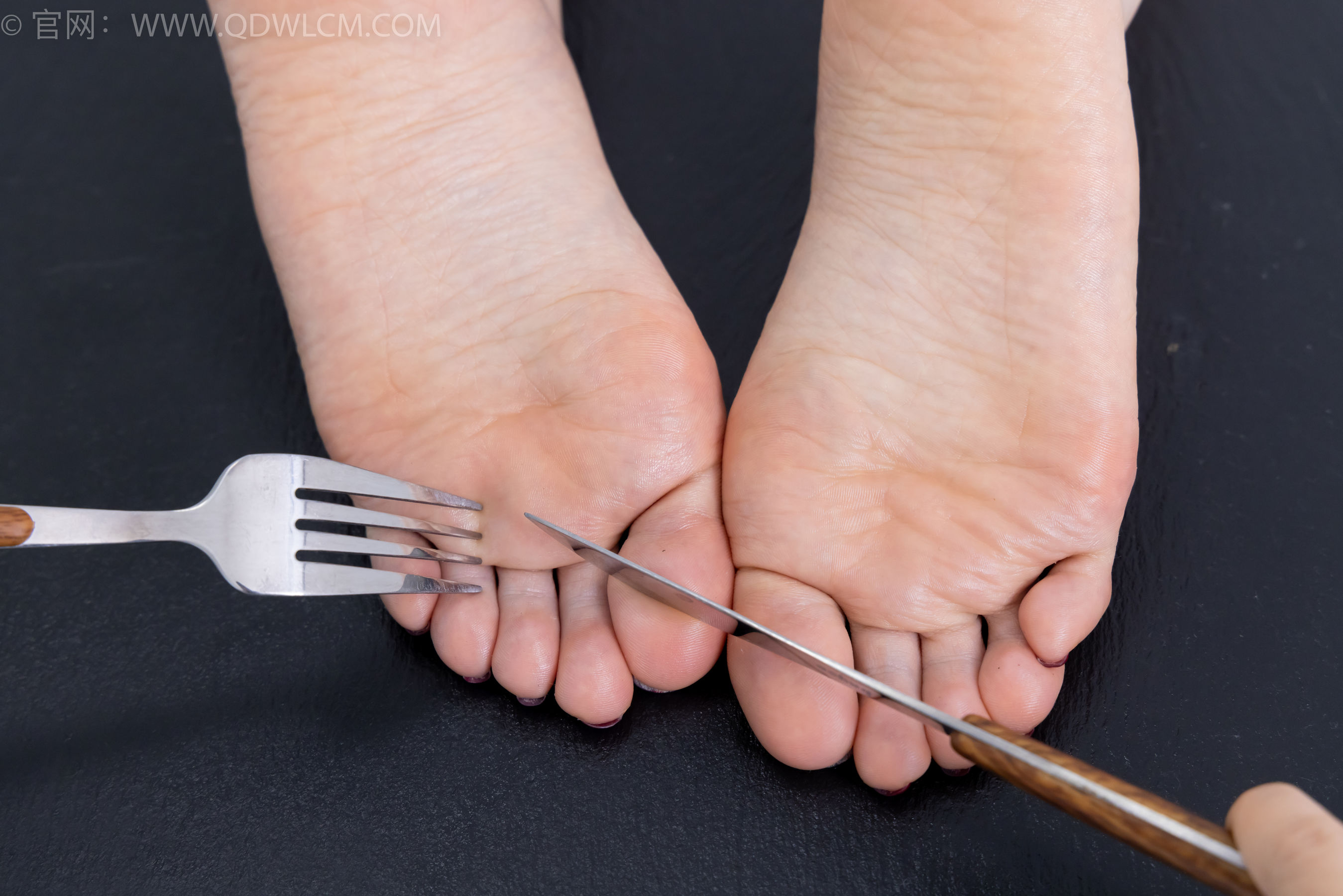 物恋传媒 No.2382 嘟嘟 - 平底凉鞋、白船袜、裸足、jk制服、裸足/(185P)