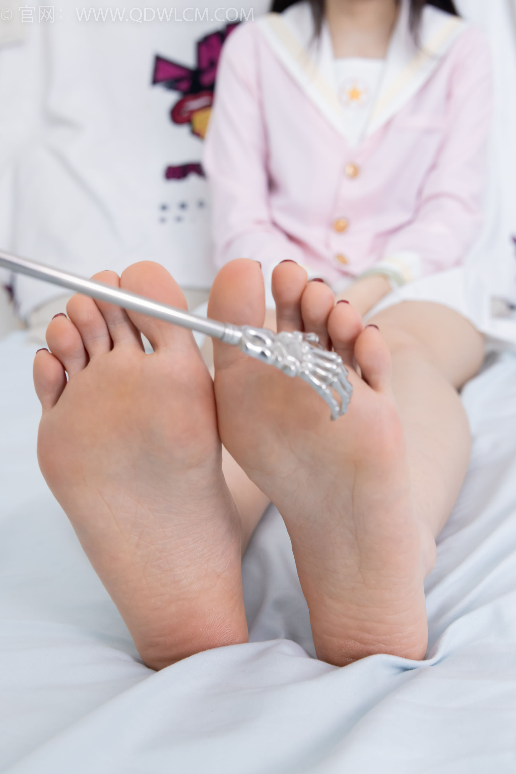 物恋传媒 No.2382 嘟嘟 - 平底凉鞋、白船袜、裸足、jk制服、裸足/(185P)