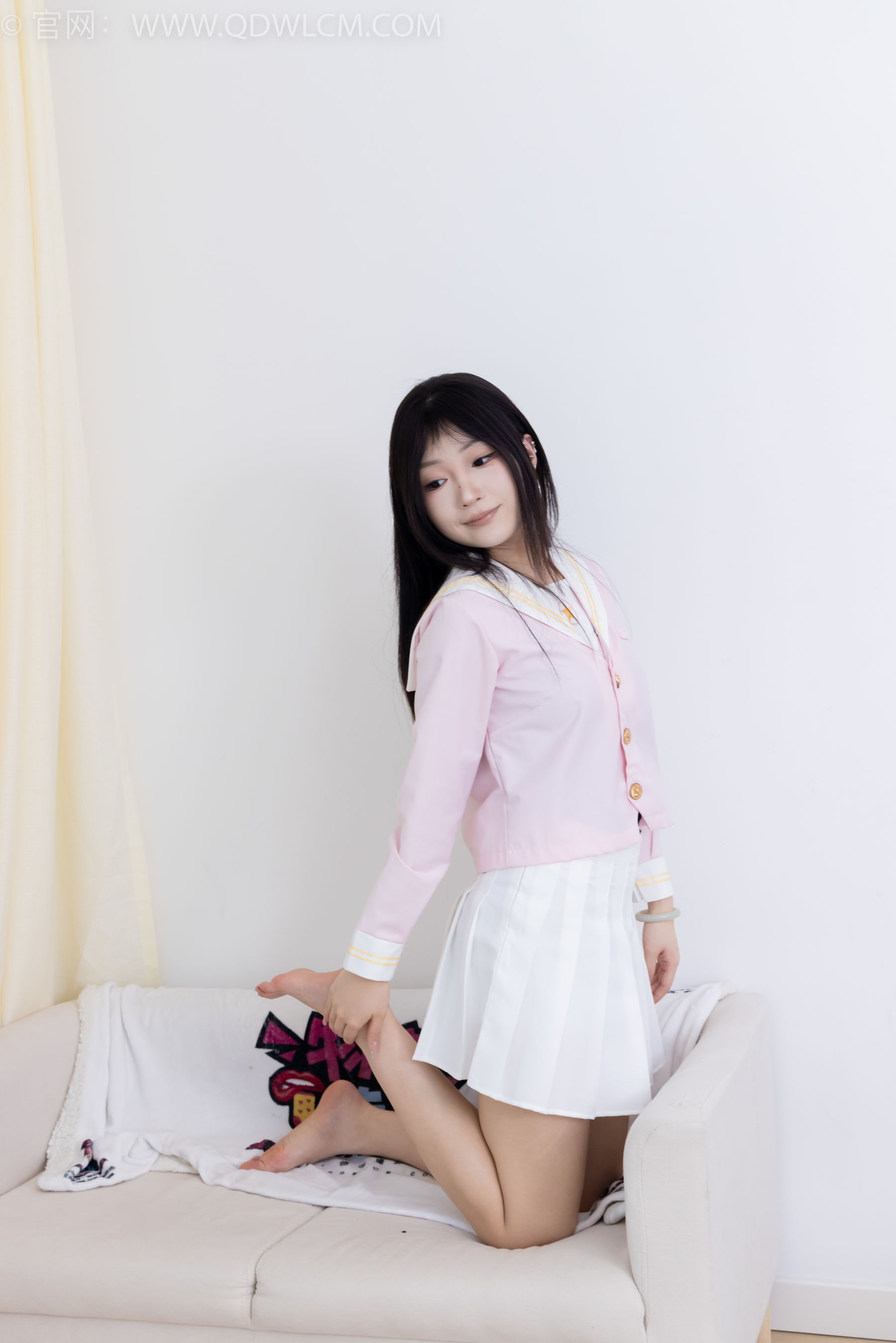 物恋传媒 No.2382 嘟嘟 - 平底凉鞋、白船袜、裸足、jk制服、裸足/(185P)