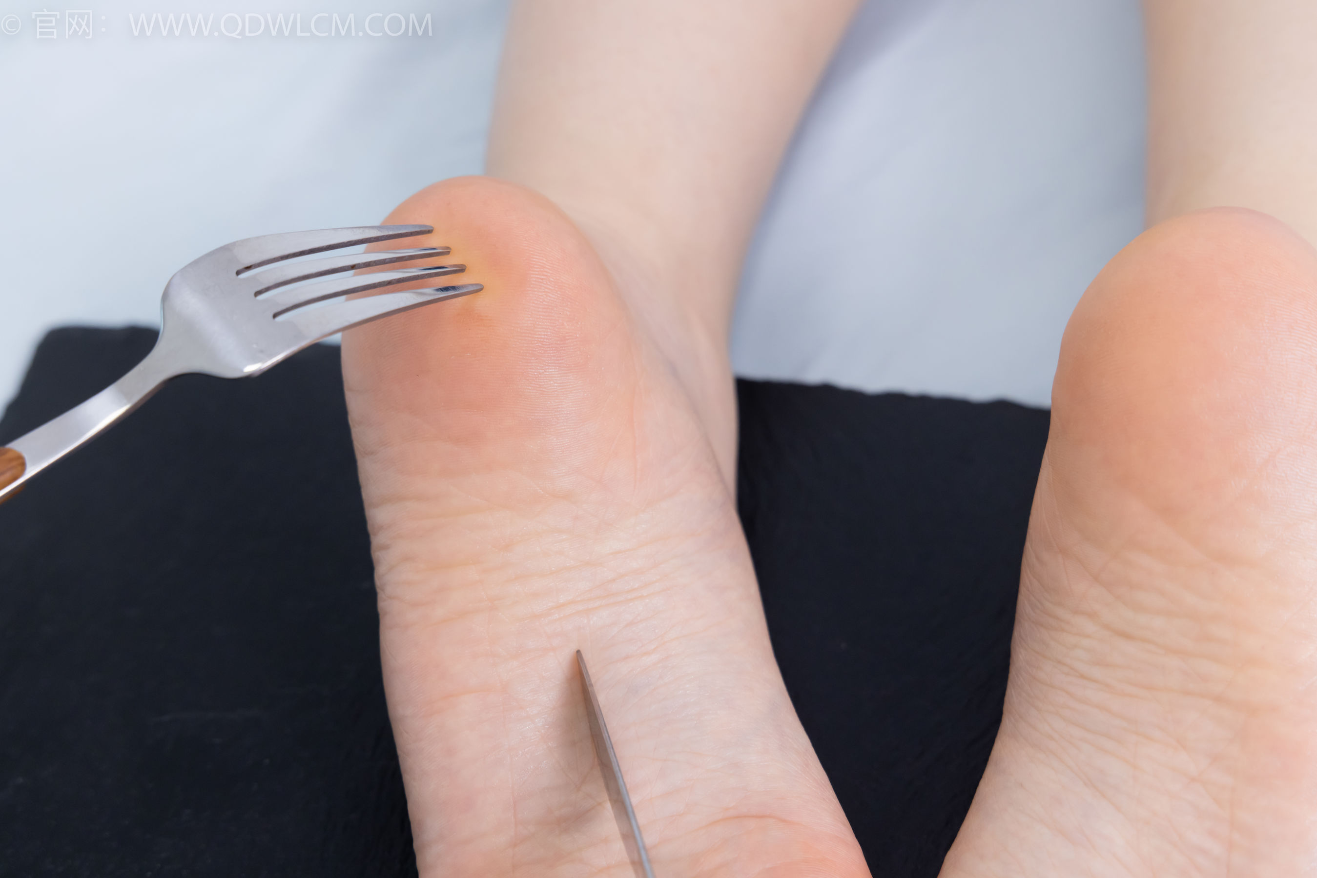 物恋传媒 No.2382 嘟嘟 - 平底凉鞋、白船袜、裸足、jk制服、裸足/(185P)