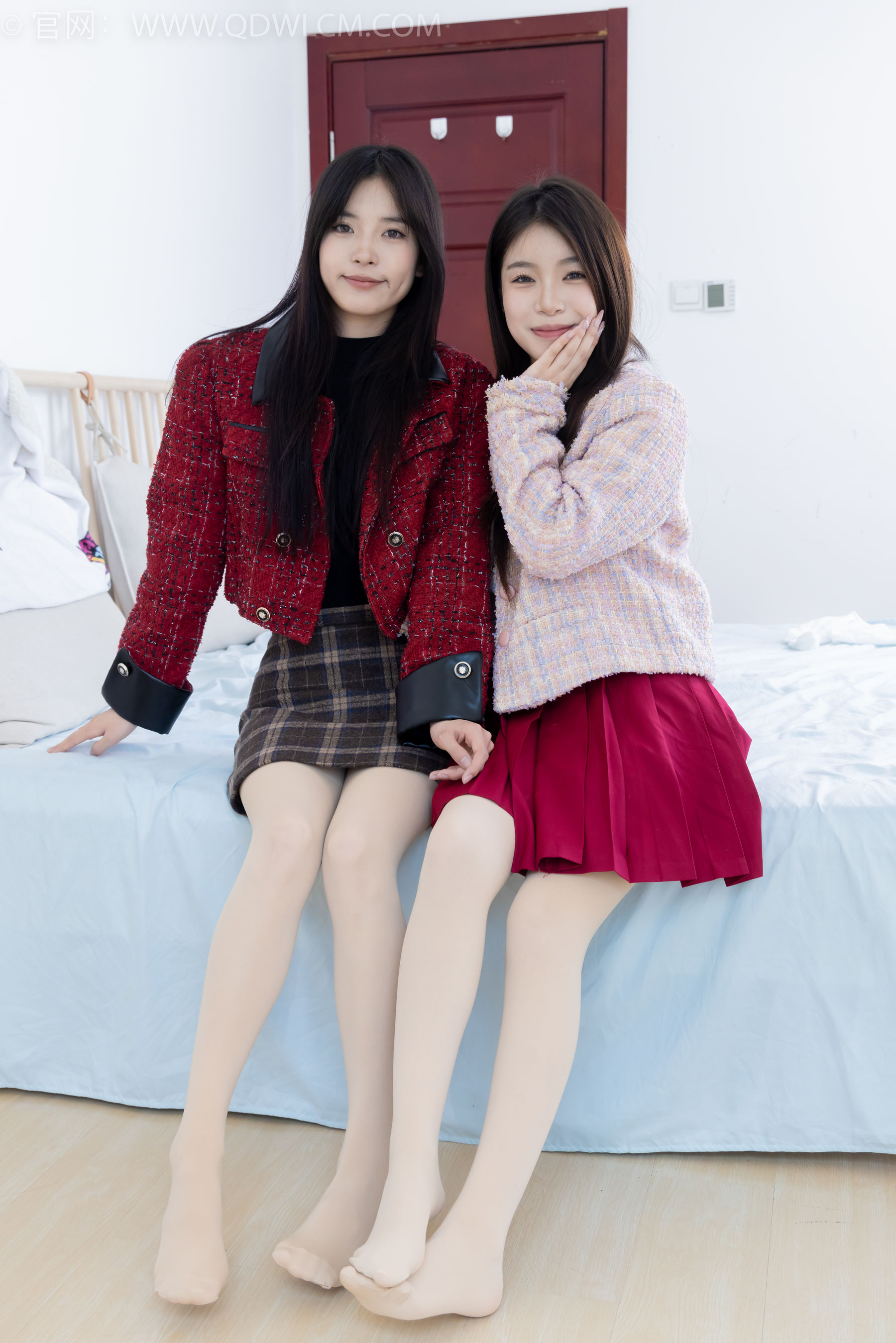 物恋传媒 No.2375 茯苓&闪闪 - 长靴、白棉袜、厚肉丝/(170P)