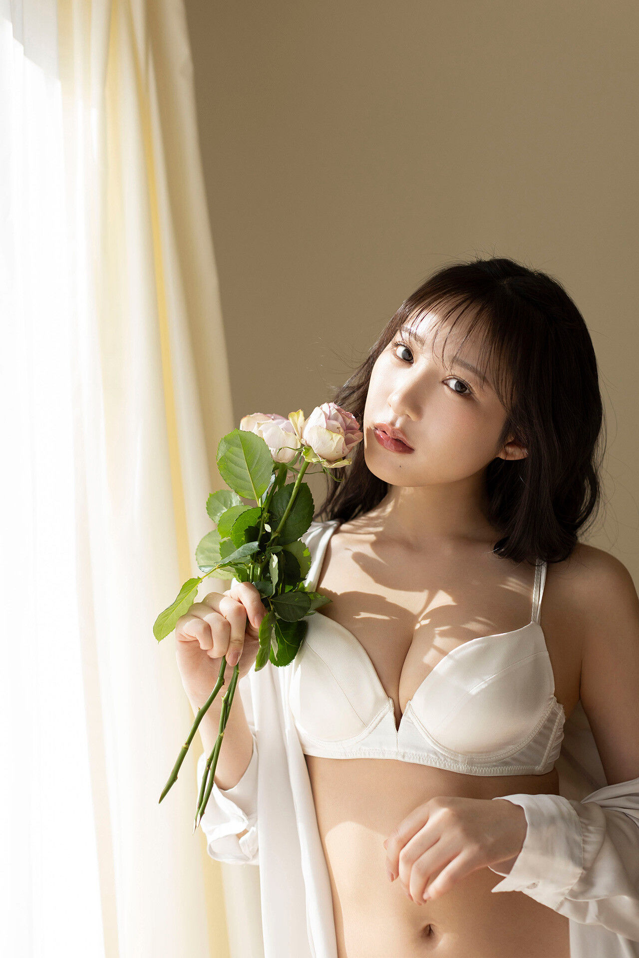 横野すみれ - どこ見てるの/(66P)