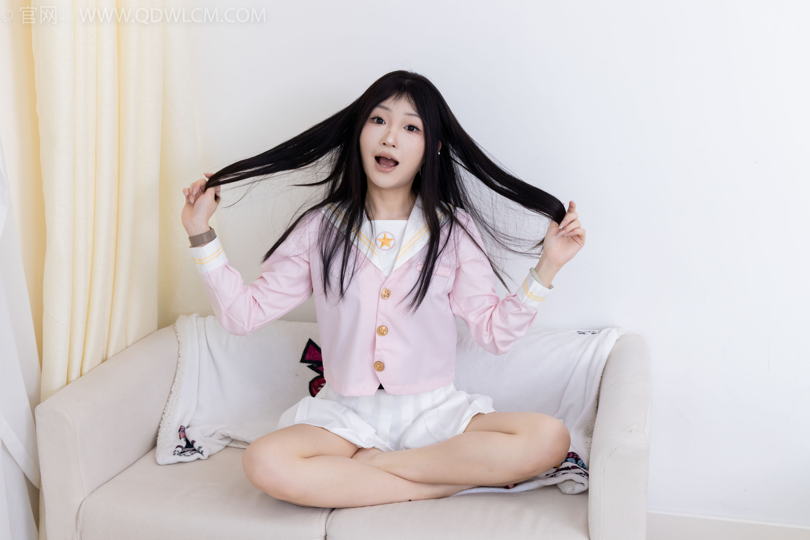 物恋传媒 No.2382 嘟嘟 - 平底凉鞋、白船袜、裸足、jk制服、裸足/(185P)