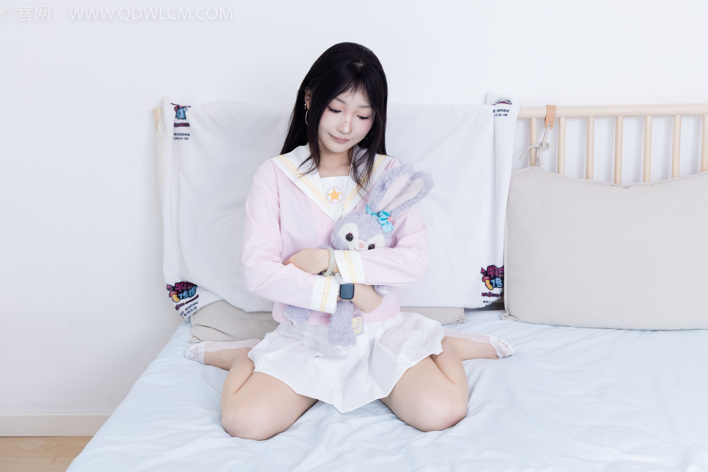 物恋传媒 No.2382 嘟嘟 - 平底凉鞋、白船袜、裸足、jk制服、裸足/(185P)