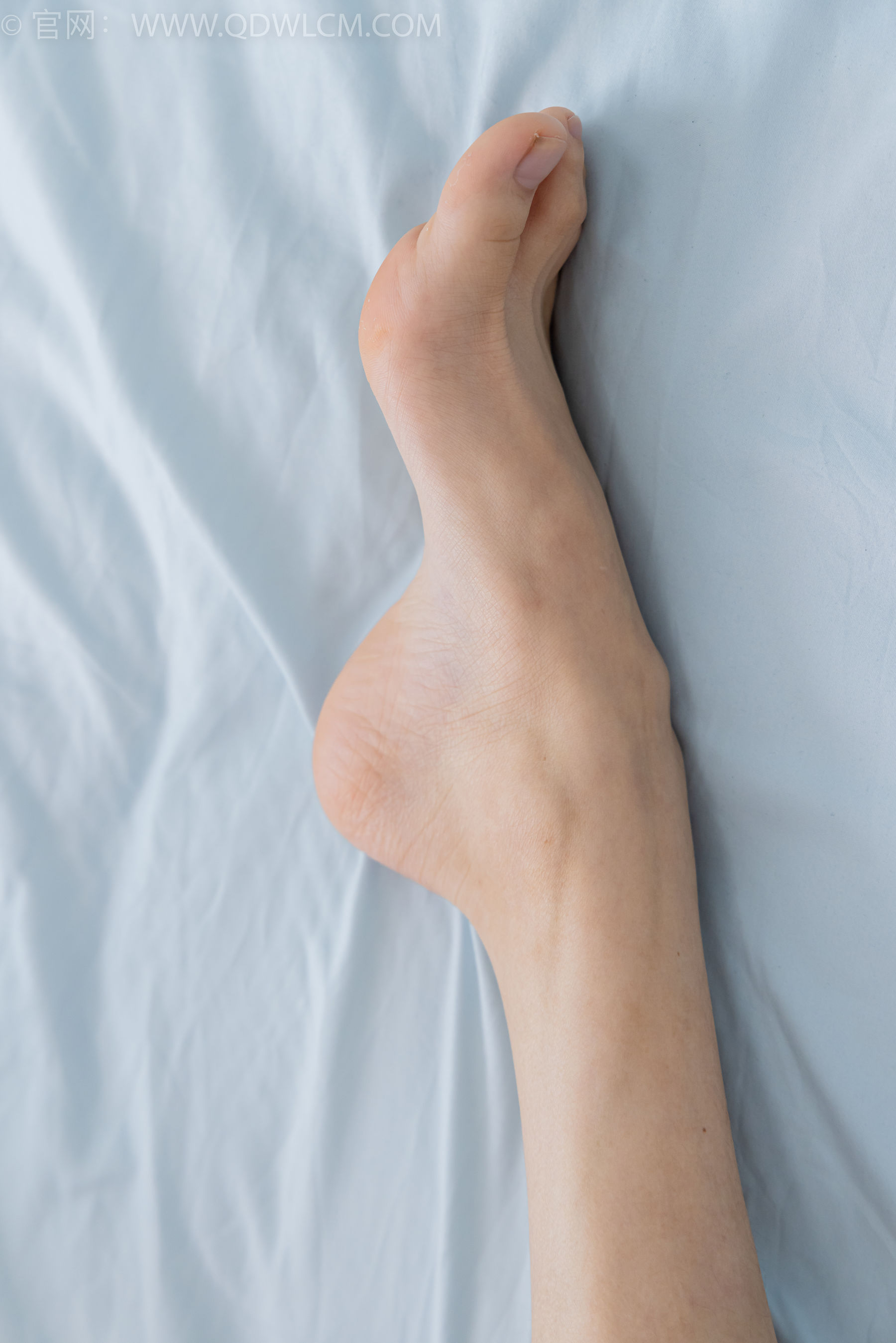 物恋传媒 No.2381 茯苓 - 板鞋、短肉丝、裸足/(195P)