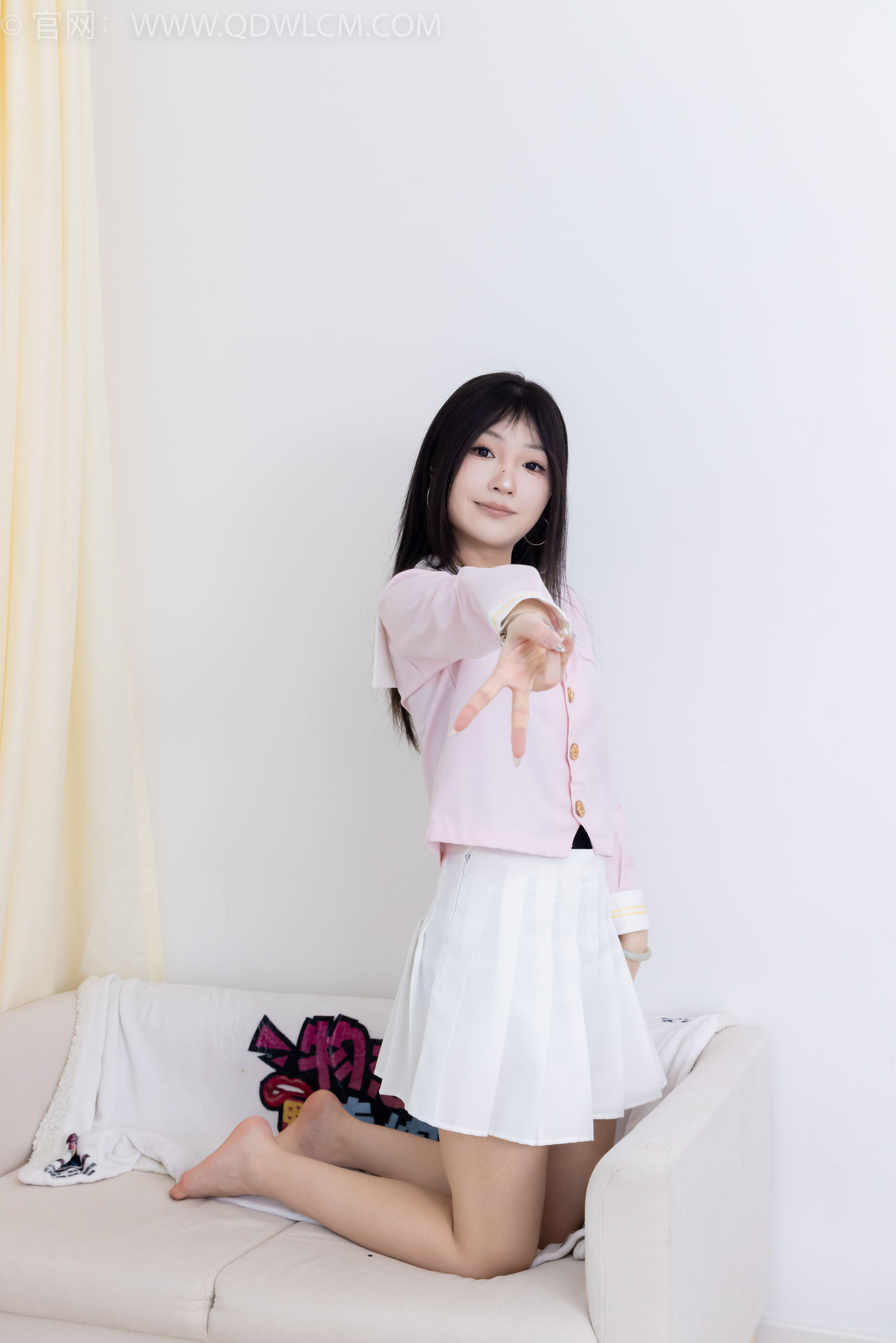 物恋传媒 No.2382 嘟嘟 - 平底凉鞋、白船袜、裸足、jk制服、裸足/(185P)