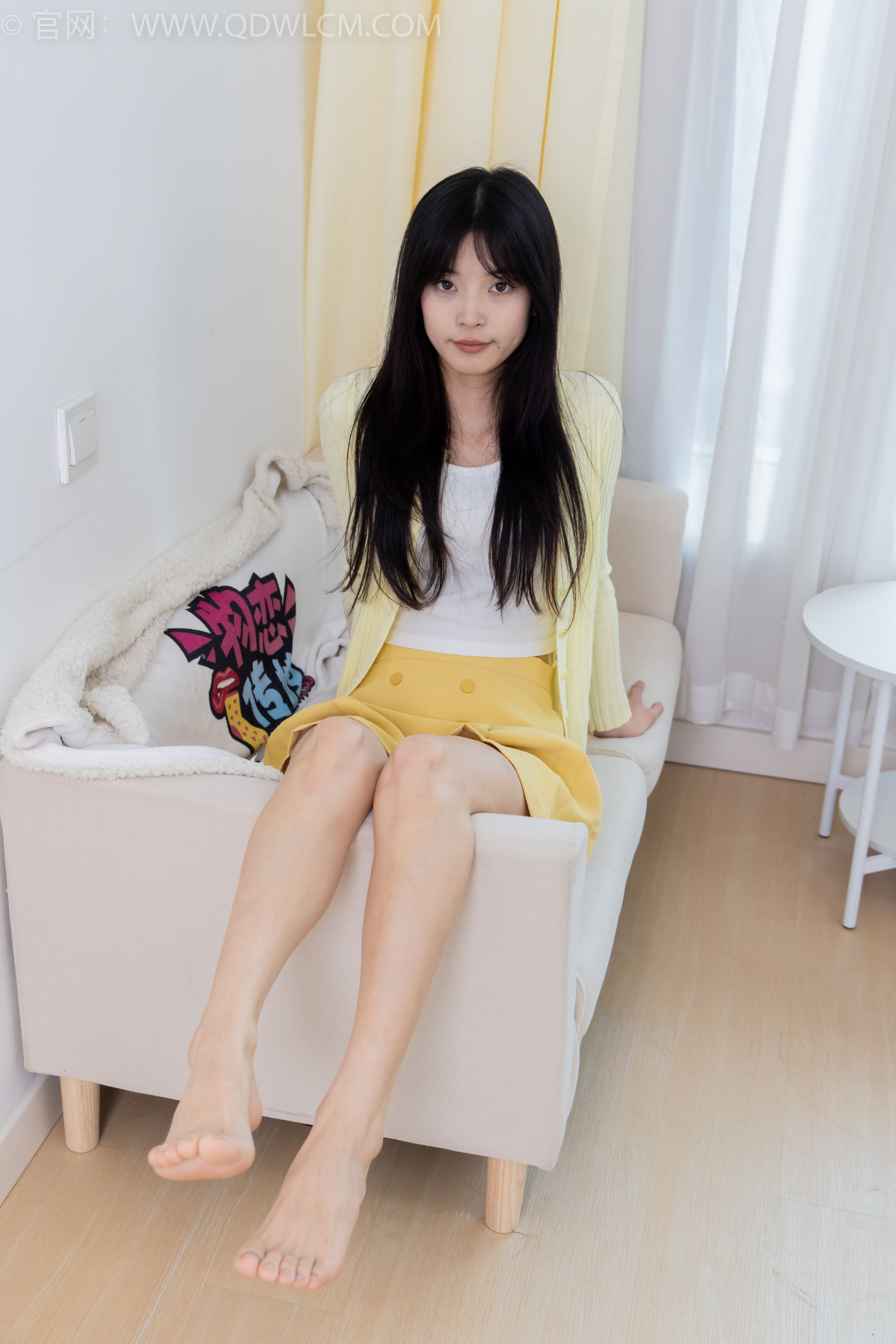 物恋传媒 No.2381 茯苓 - 板鞋、短肉丝、裸足/(195P)