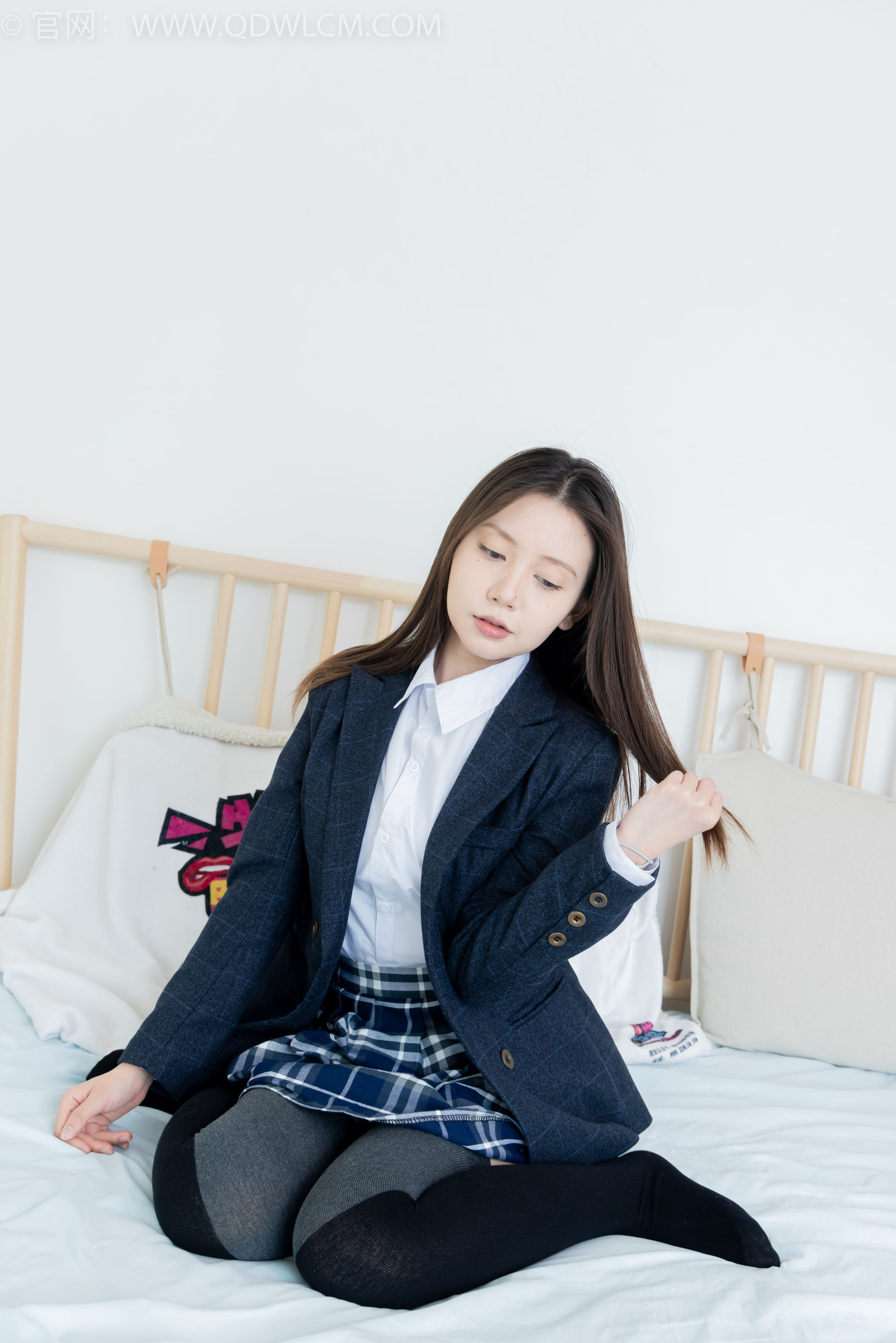 物恋传媒 No.2380 小曦 - jk制服、皮鞋、黑灰拼接过膝袜、厚肉丝/(155P)