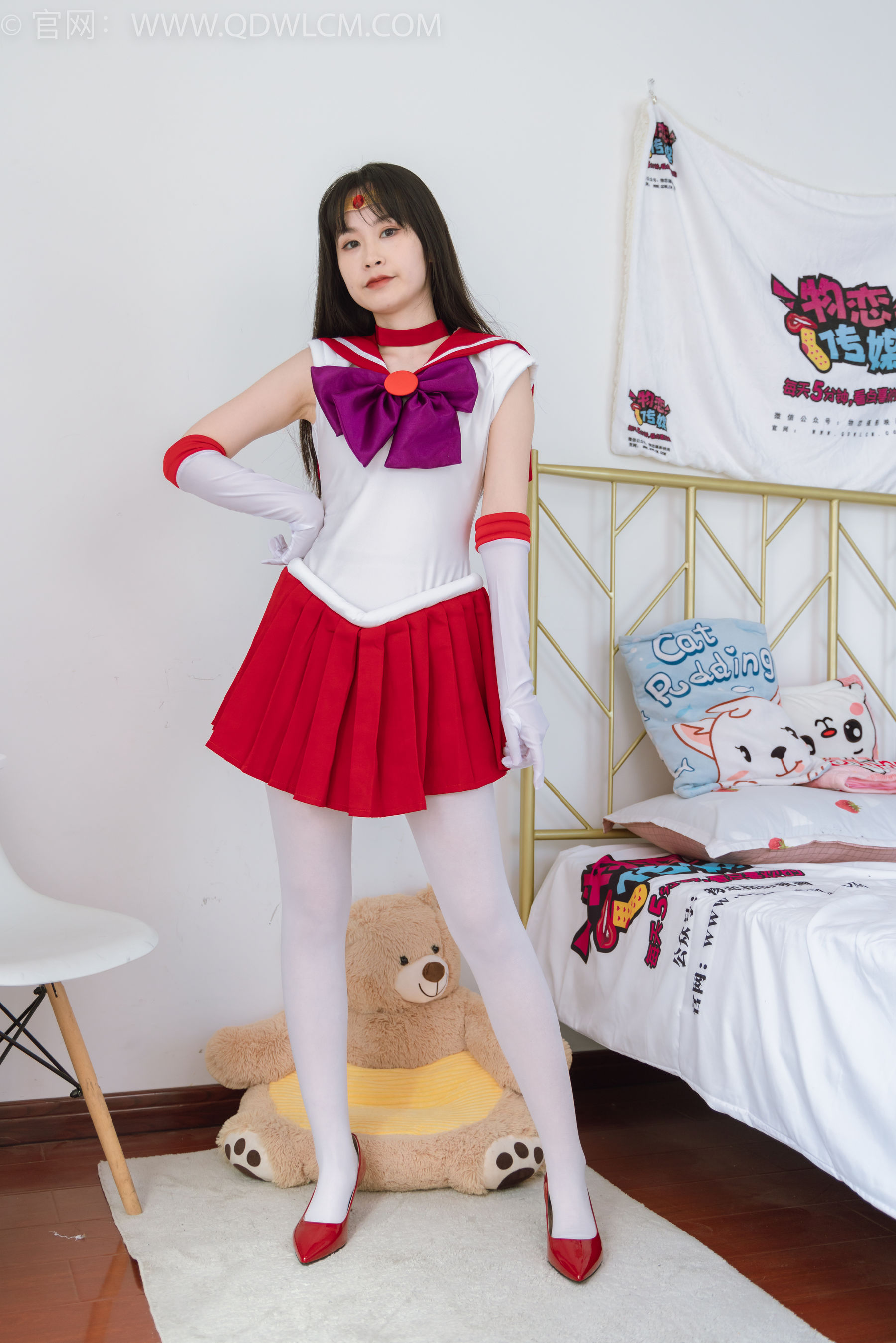 物恋传媒 No.2373 兮兮 - cos制服、高跟鞋、厚白丝/(150P)