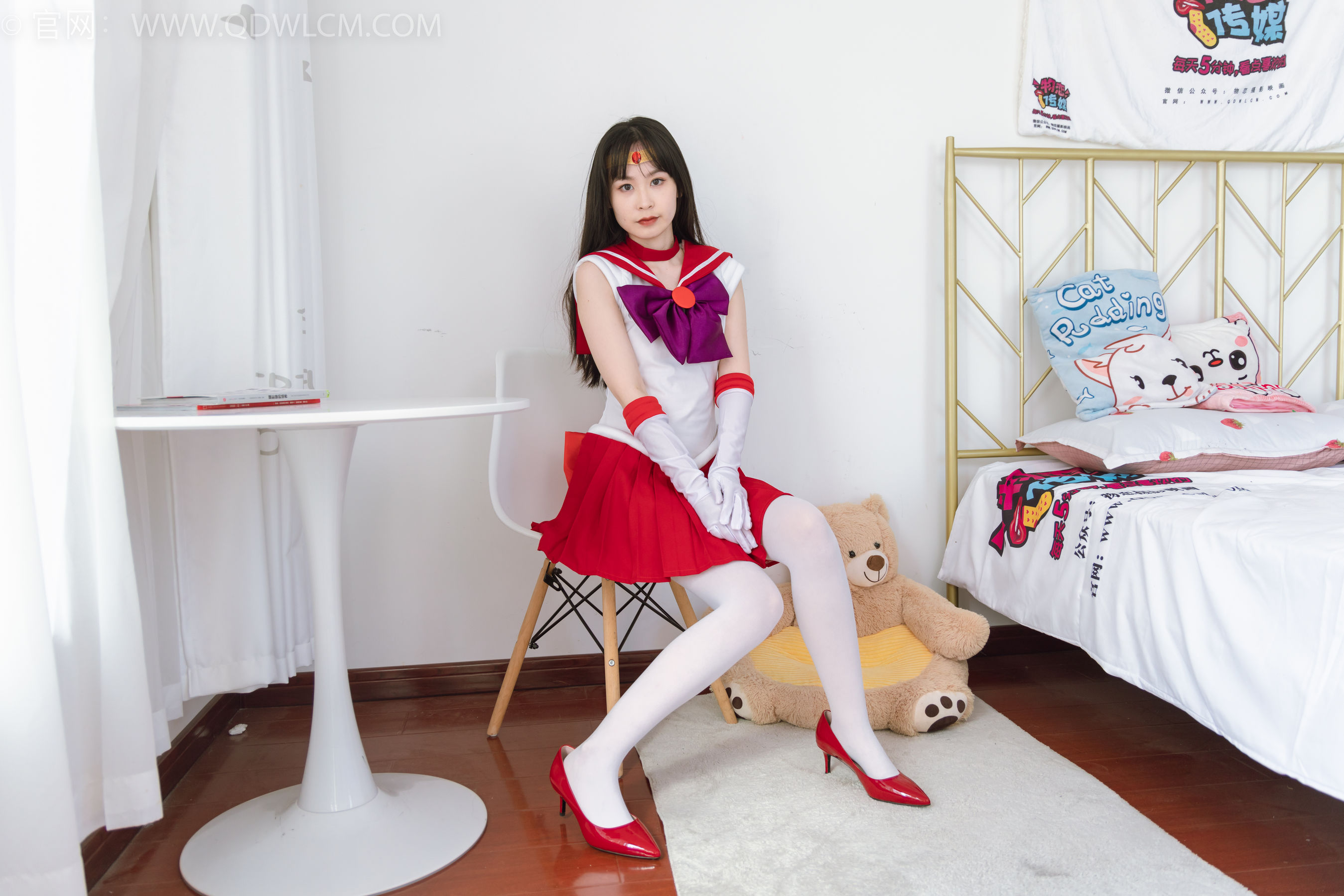 物恋传媒 No.2373 兮兮 - cos制服、高跟鞋、厚白丝/(150P)