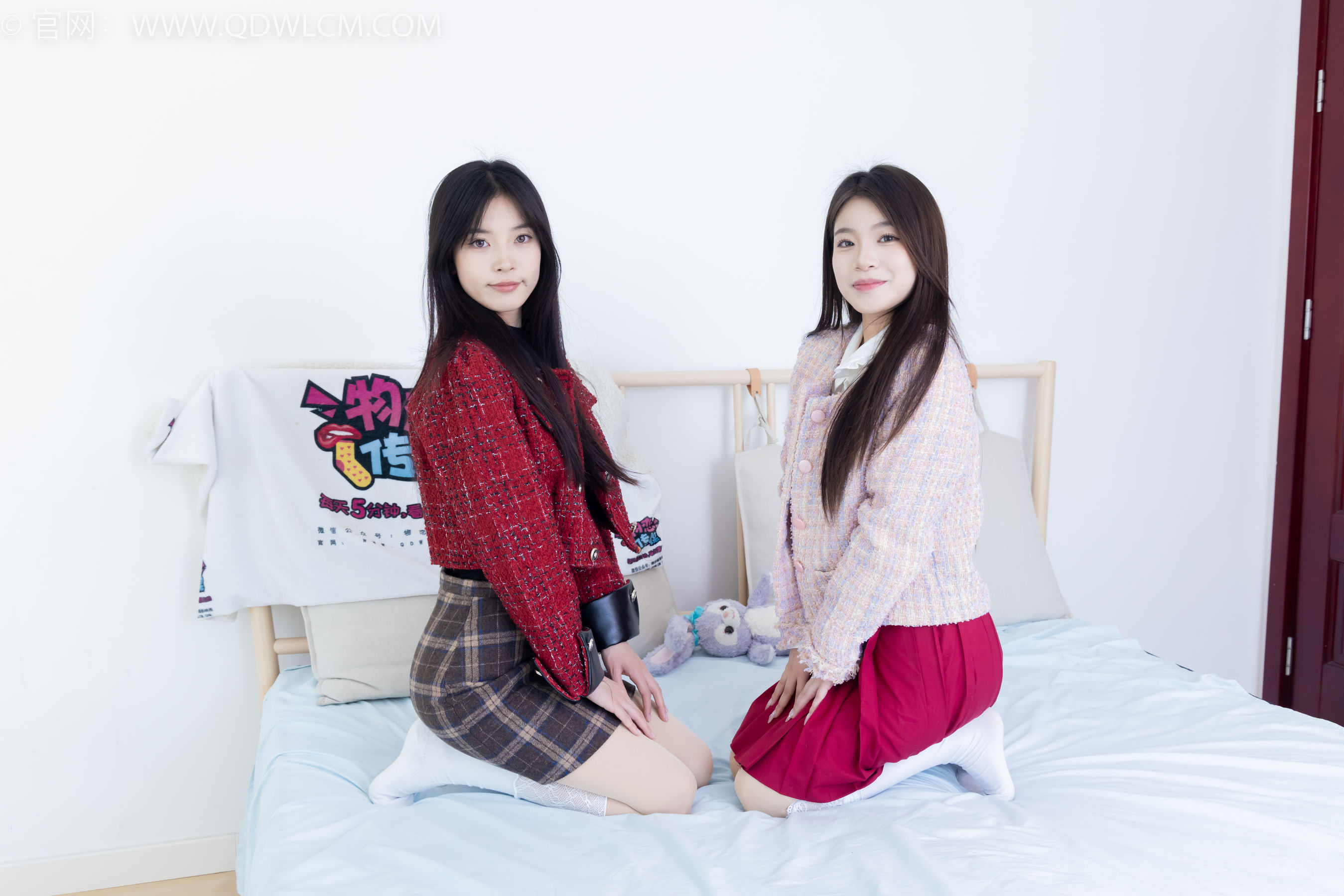 物恋传媒 No.2375 茯苓&闪闪 - 长靴、白棉袜、厚肉丝/(170P)