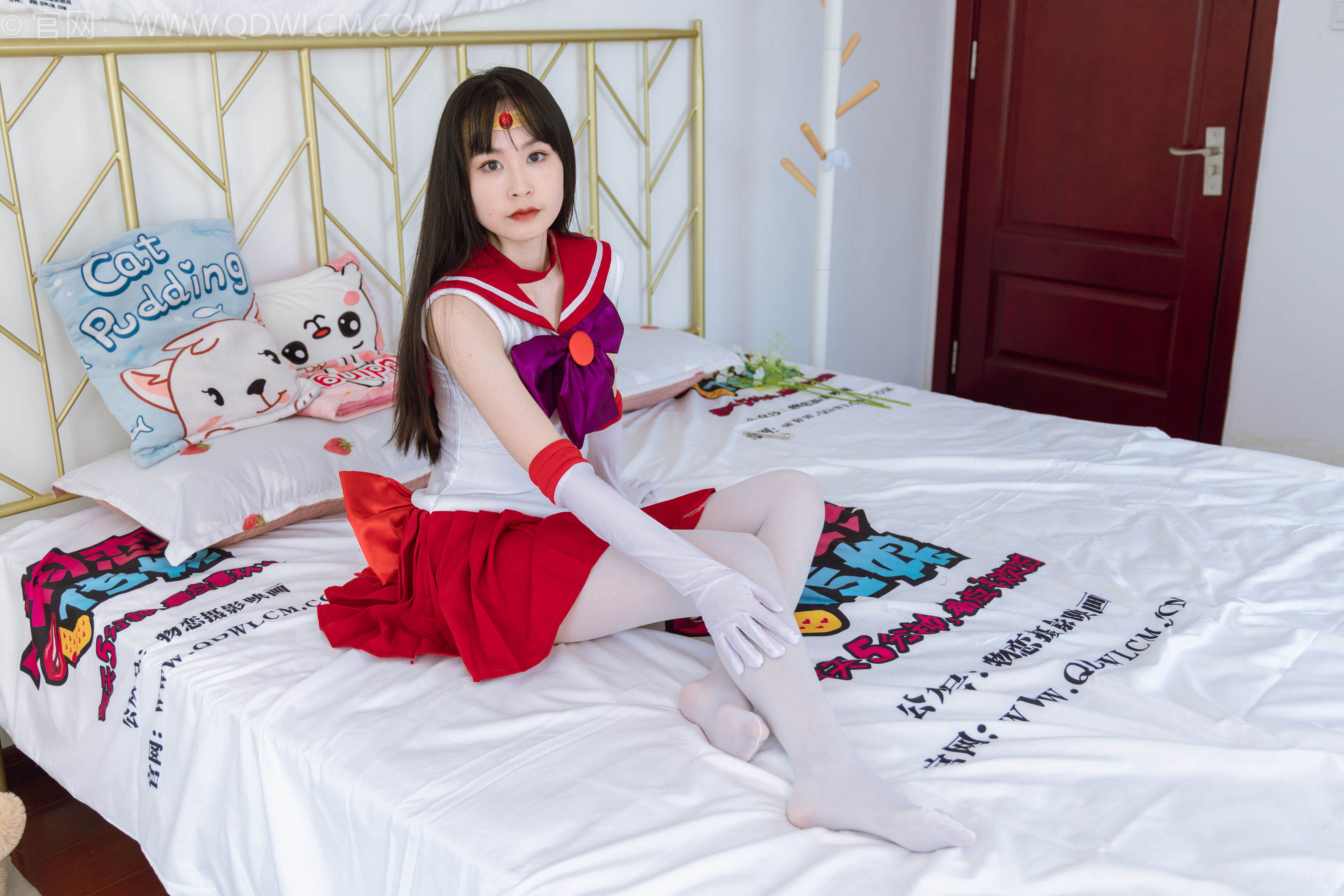 物恋传媒 No.2373 兮兮 - cos制服、高跟鞋、厚白丝/(150P)