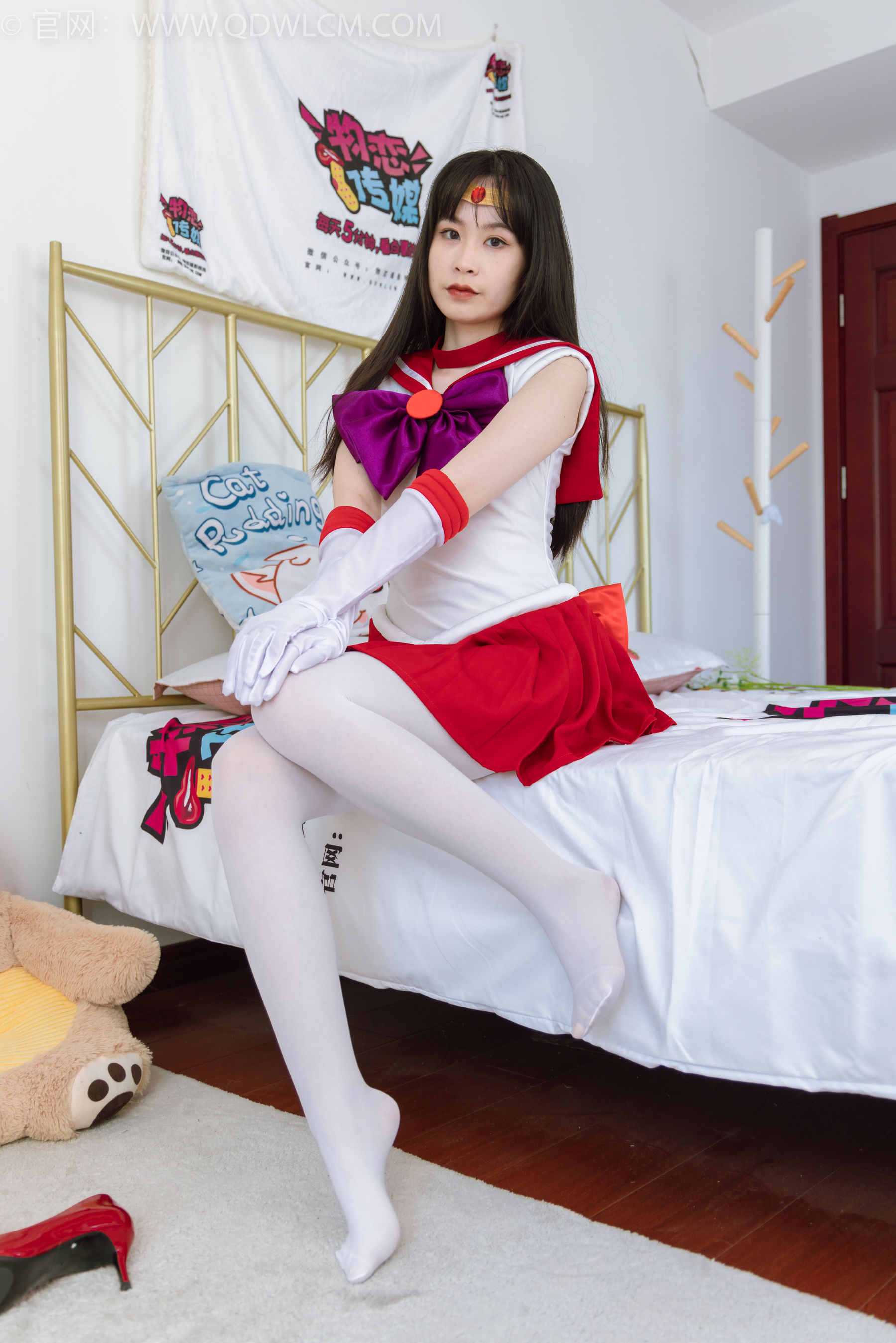 物恋传媒 No.2373 兮兮 - cos制服、高跟鞋、厚白丝/(150P)