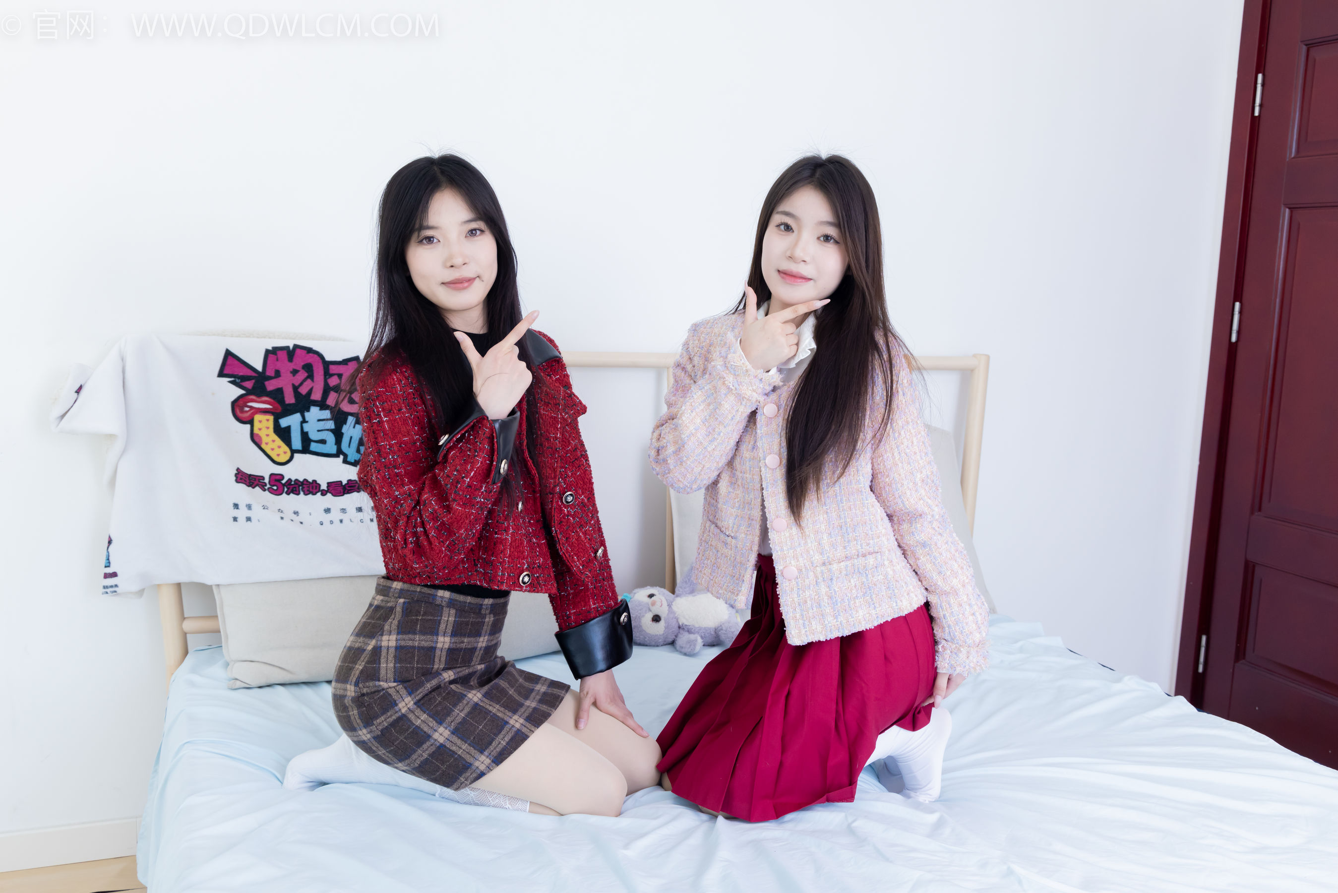 物恋传媒 No.2375 茯苓&闪闪 - 长靴、白棉袜、厚肉丝/(170P)