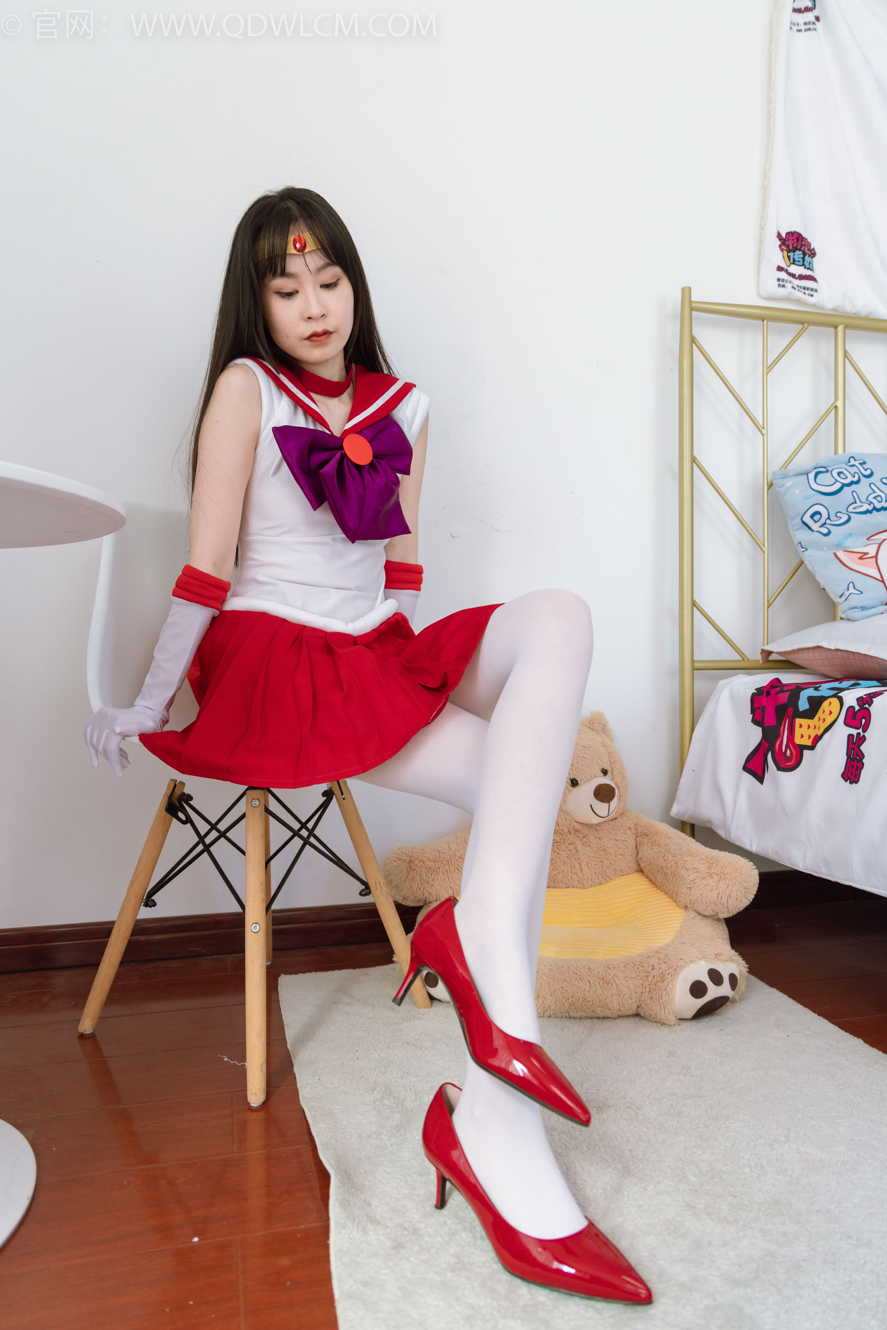 物恋传媒 No.2373 兮兮 - cos制服、高跟鞋、厚白丝/(150P)