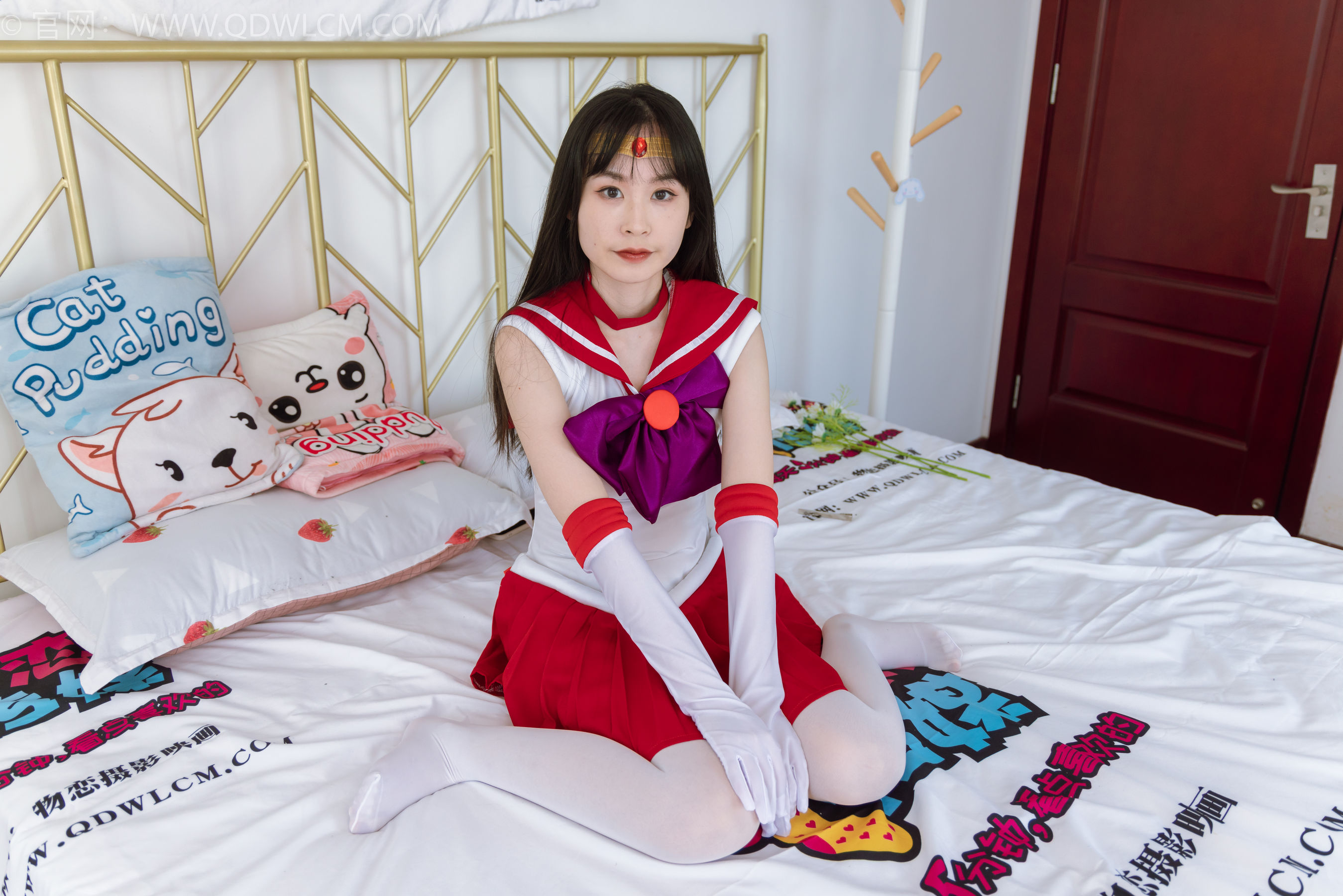 物恋传媒 No.2373 兮兮 - cos制服、高跟鞋、厚白丝/(150P)