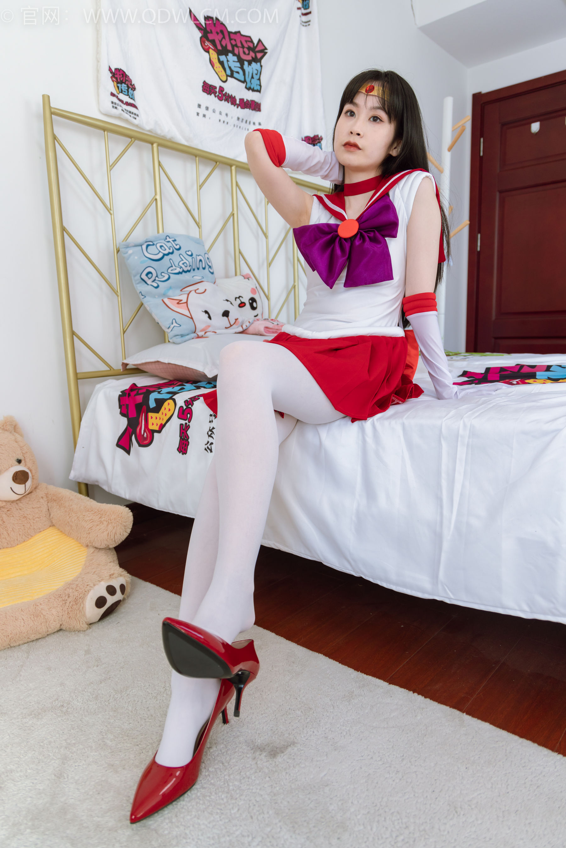 物恋传媒 No.2373 兮兮 - cos制服、高跟鞋、厚白丝/(150P)