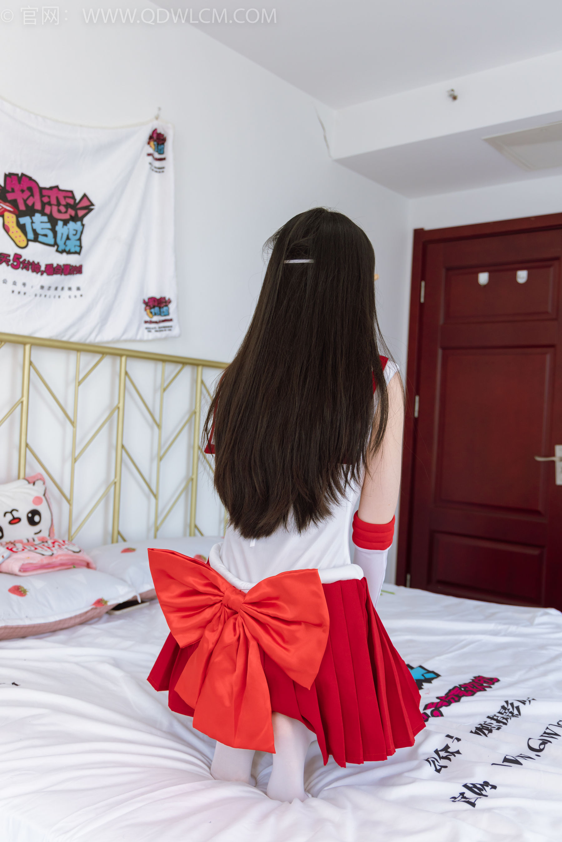 物恋传媒 No.2373 兮兮 - cos制服、高跟鞋、厚白丝/(150P)