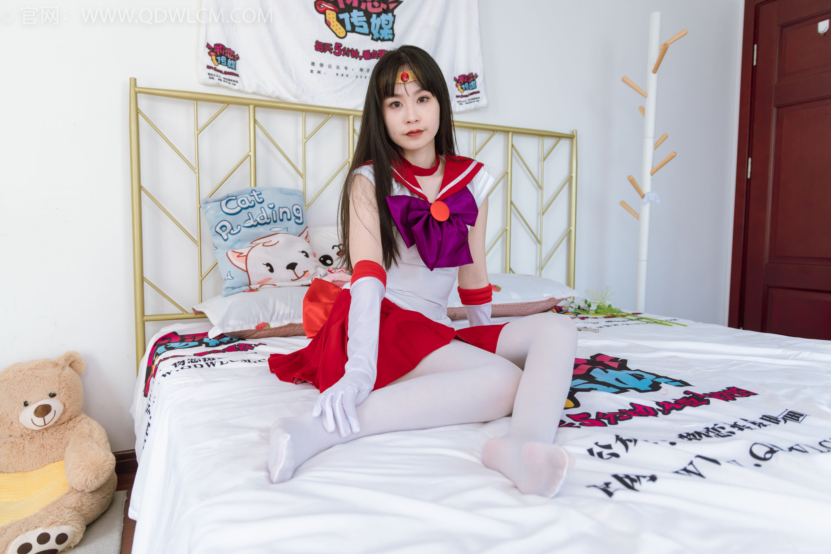 物恋传媒 No.2373 兮兮 - cos制服、高跟鞋、厚白丝/(150P)